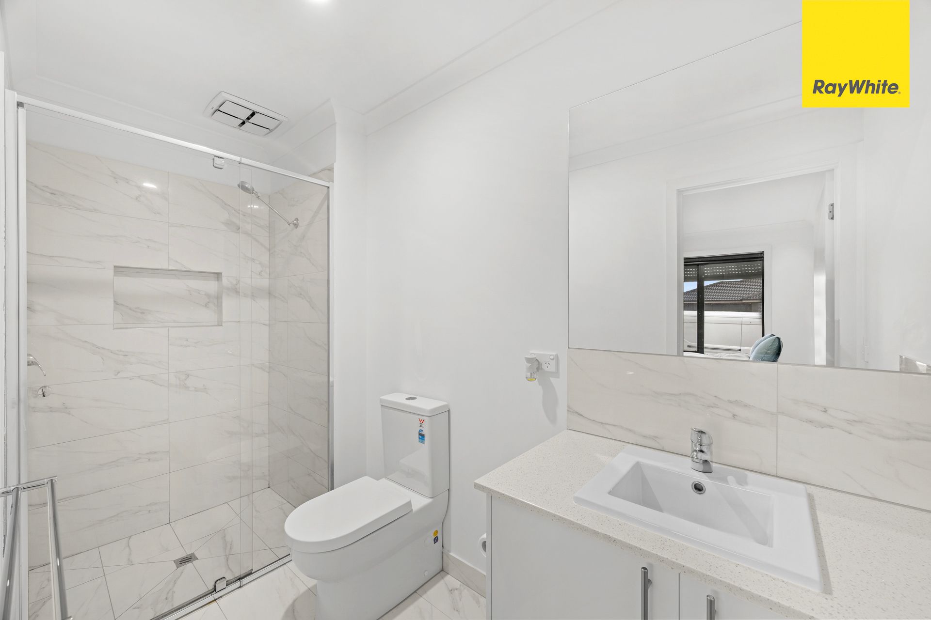 24 Valencia Street — photo 3 of 15