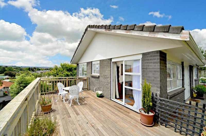 2/16 Cambic Place, Botany Downs, Manukau City