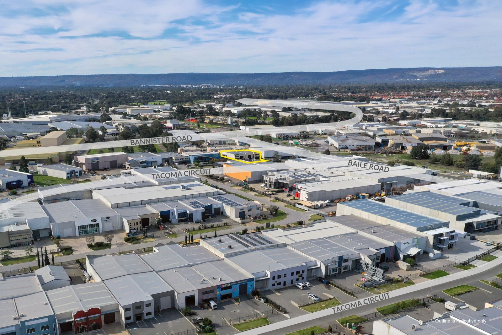 1/3 Tacoma Circuit, Canning Vale, WA 6155