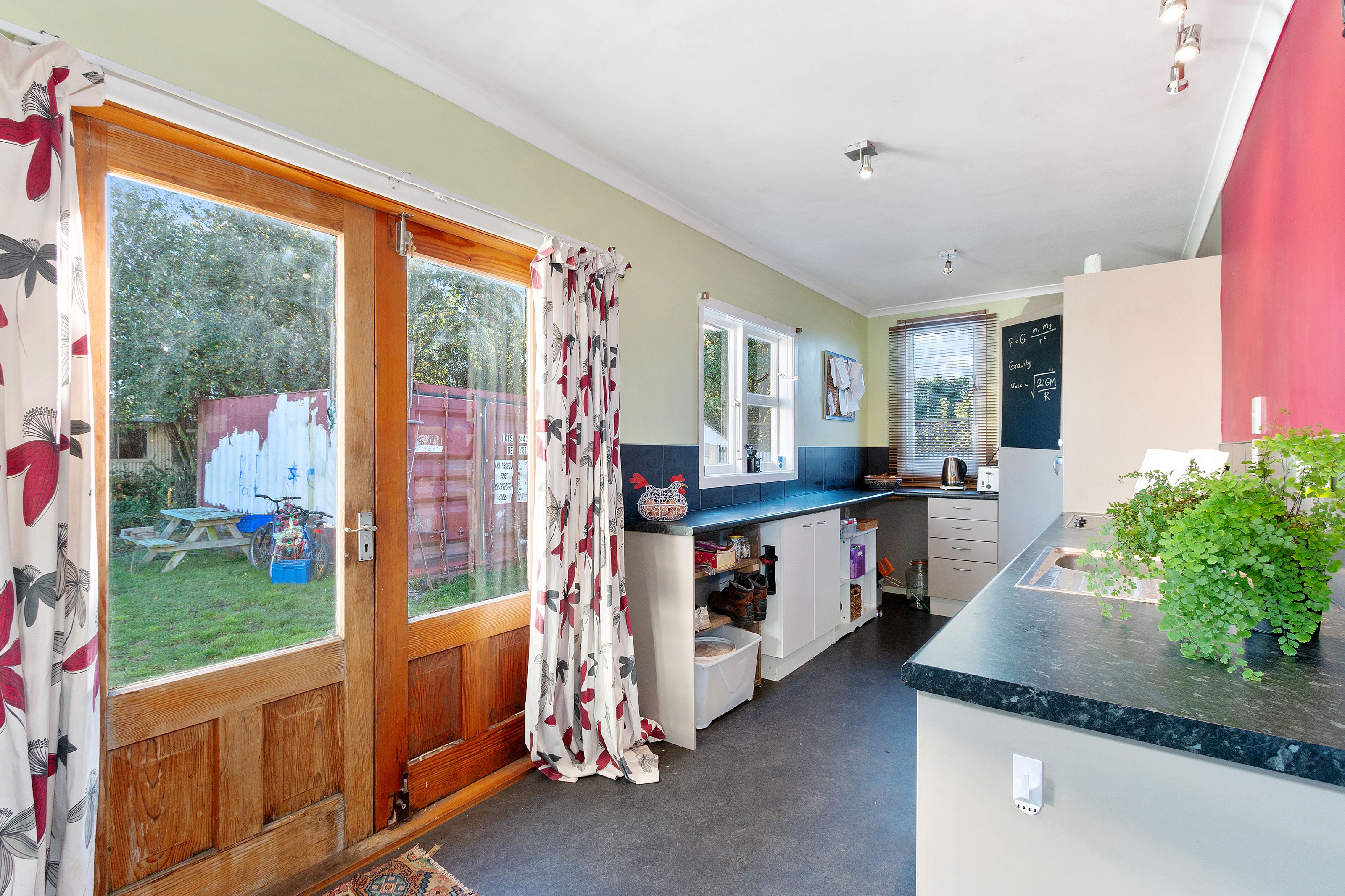 16 Cumnor Terrace, Woolston, Christchurch City