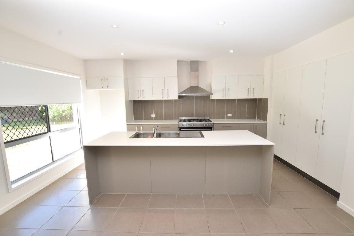 19 Telopea Place, Kirkwood, QLD 4680