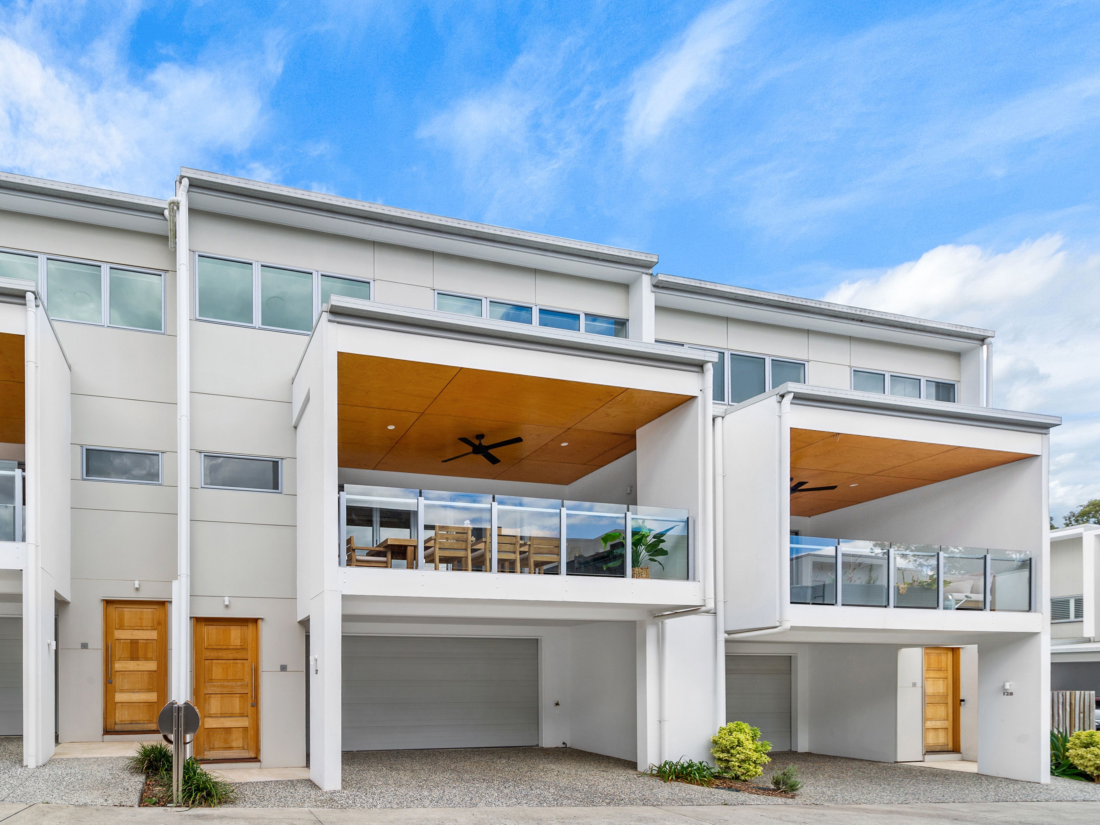 390 Simpsons Road, Bardon QLD 4065