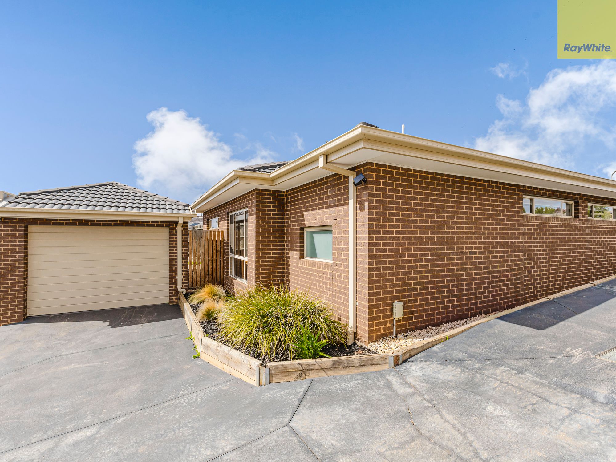 1/2 Delahey Close, Maddingley, VIC 3340