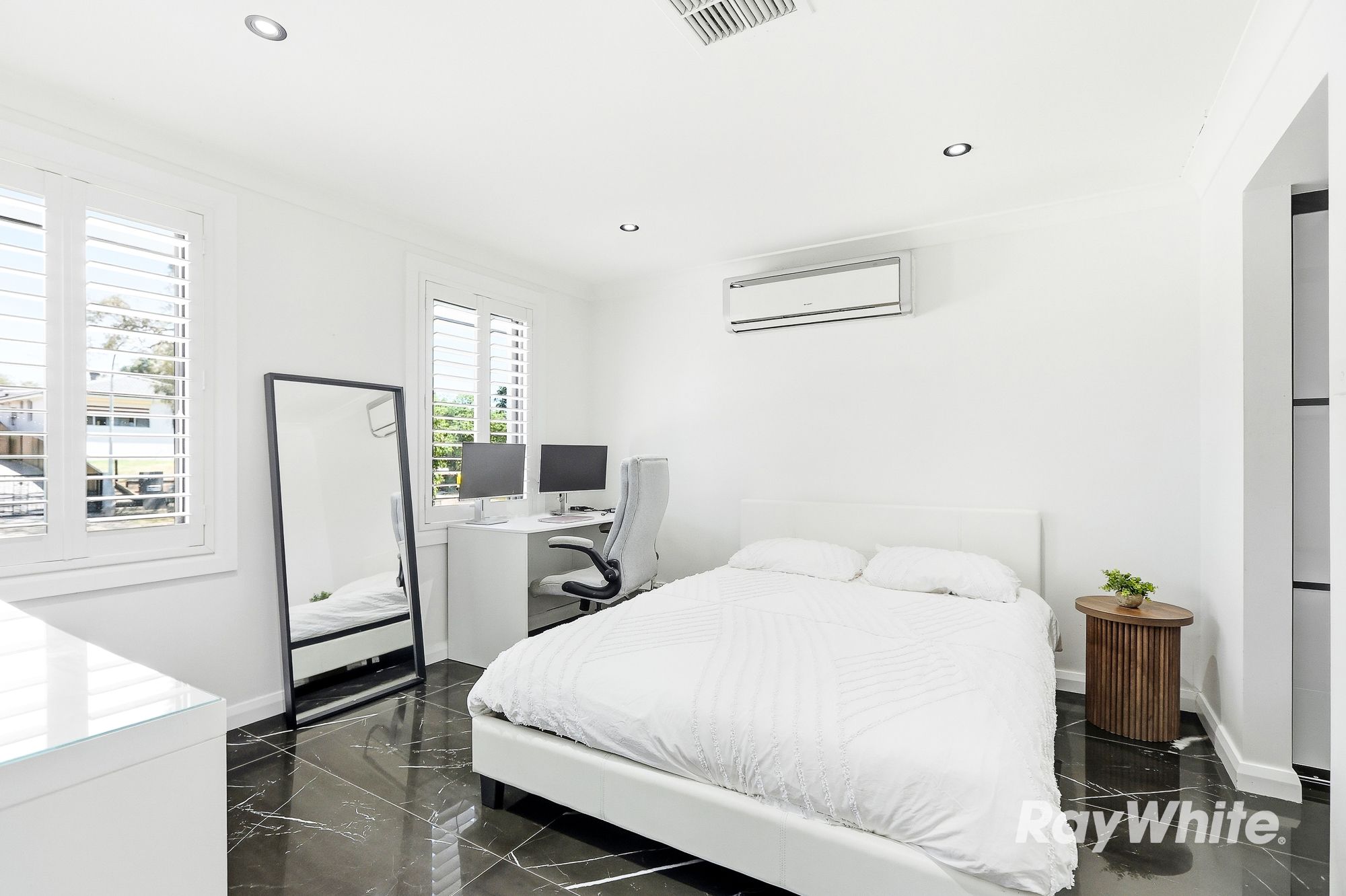 6 Nathan Crescent — photo 14 of 26