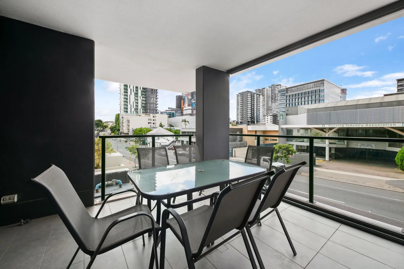 2017/9 Edmondstone Street, South Brisbane