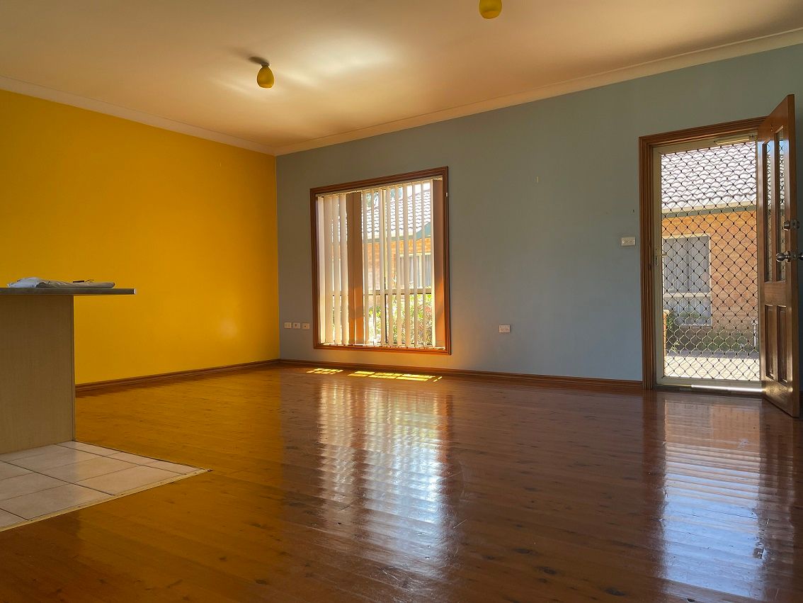 3/33-35 Surrey Street, Minto, NSW 2566