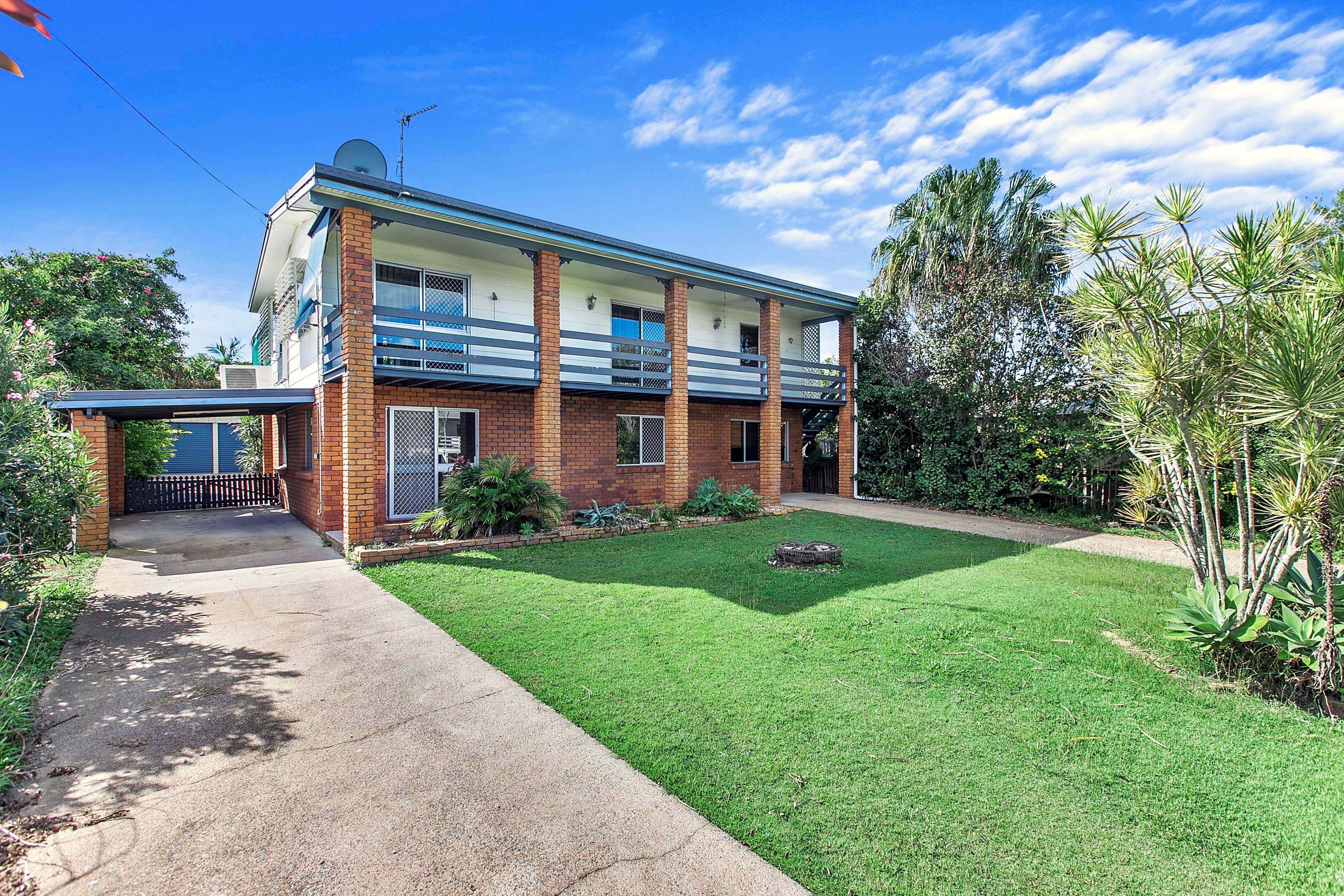 6 Paradise Street, Point Vernon, QLD 4655