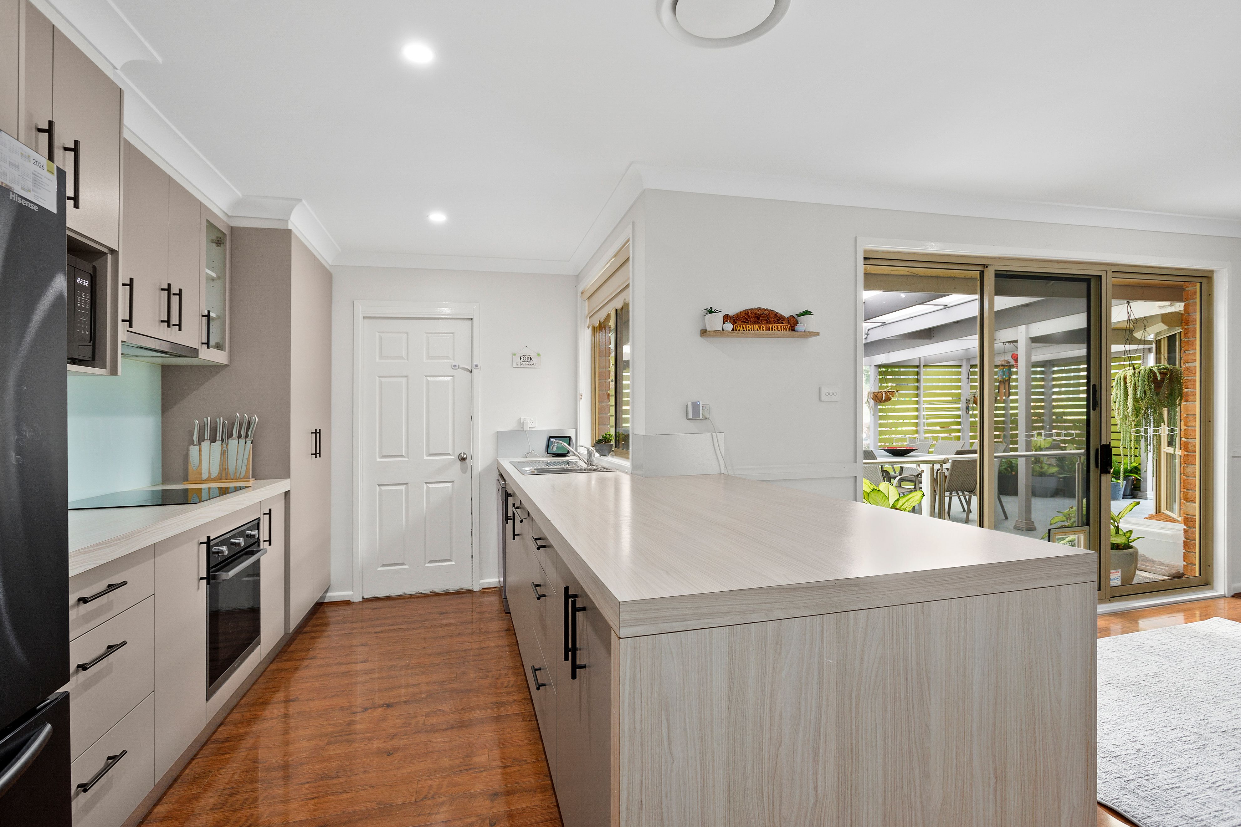 9 Hawkesbury Place — photo 4 of 12