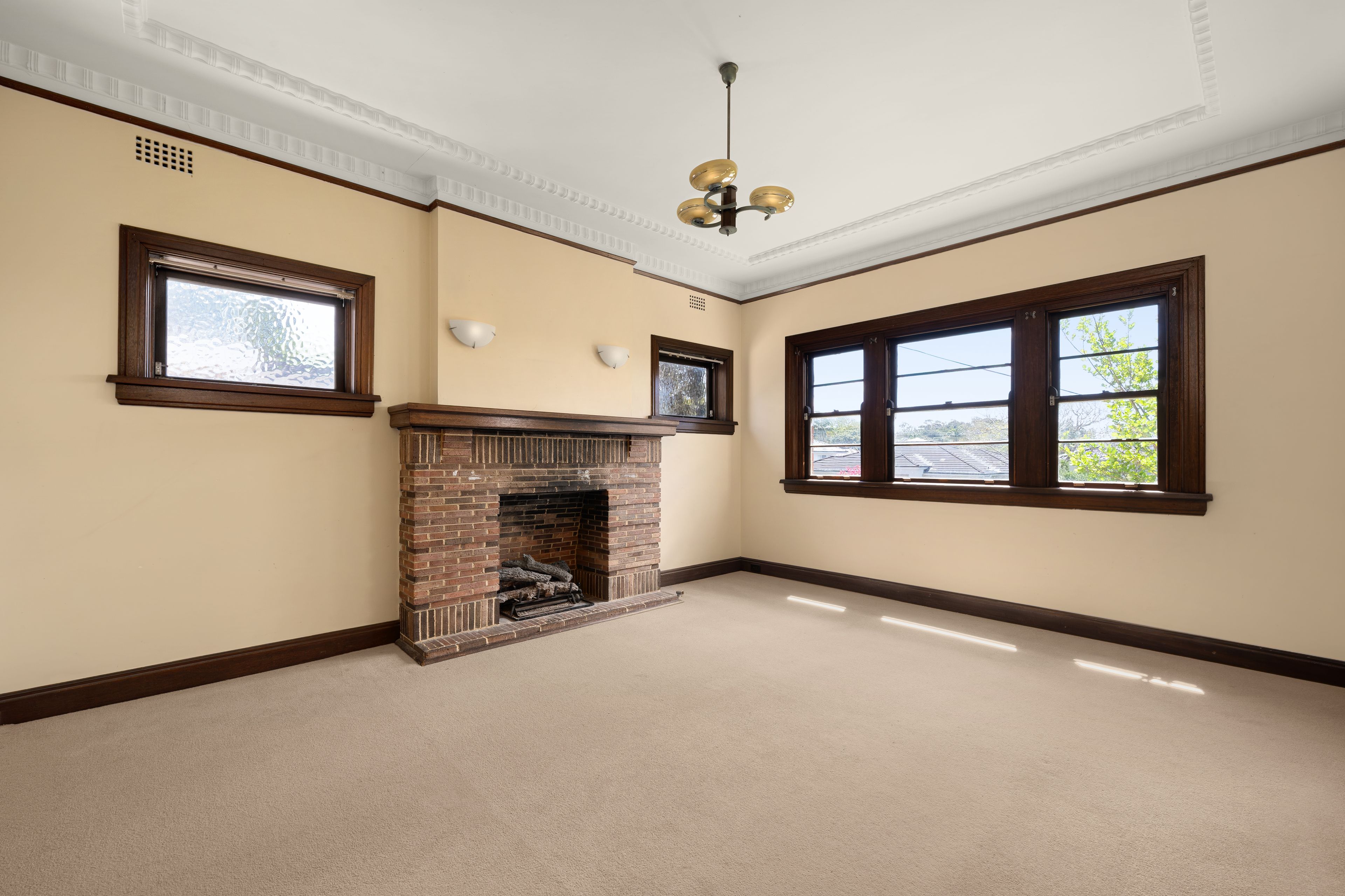 12 Aubrey Road — photo 5 of 14