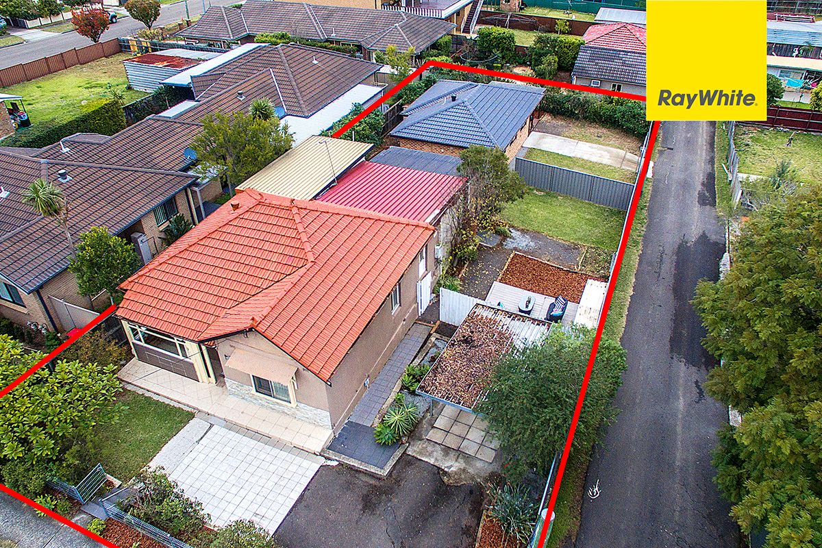 102 Parkes Street
