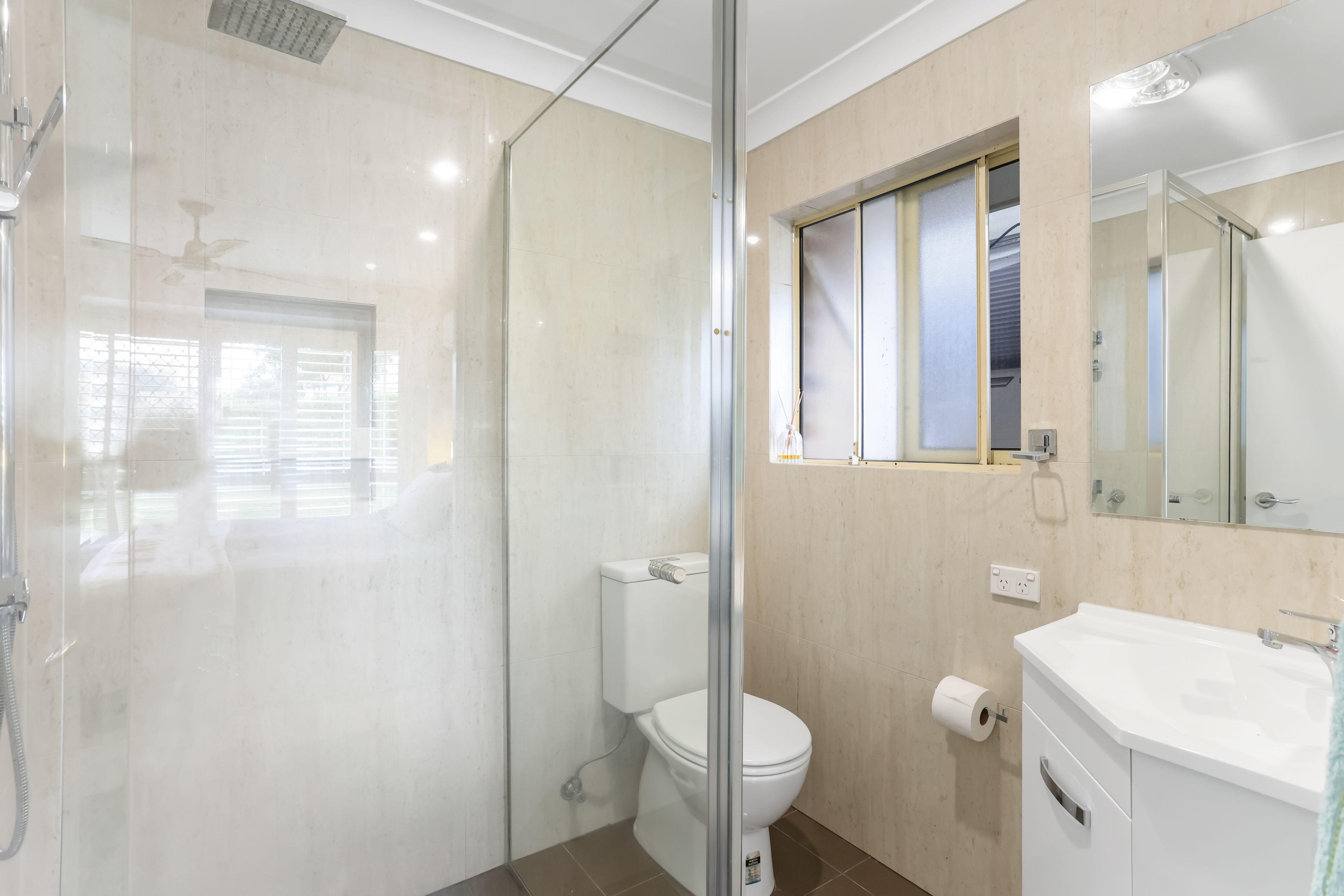 2 Suva Place — photo 10 of 21