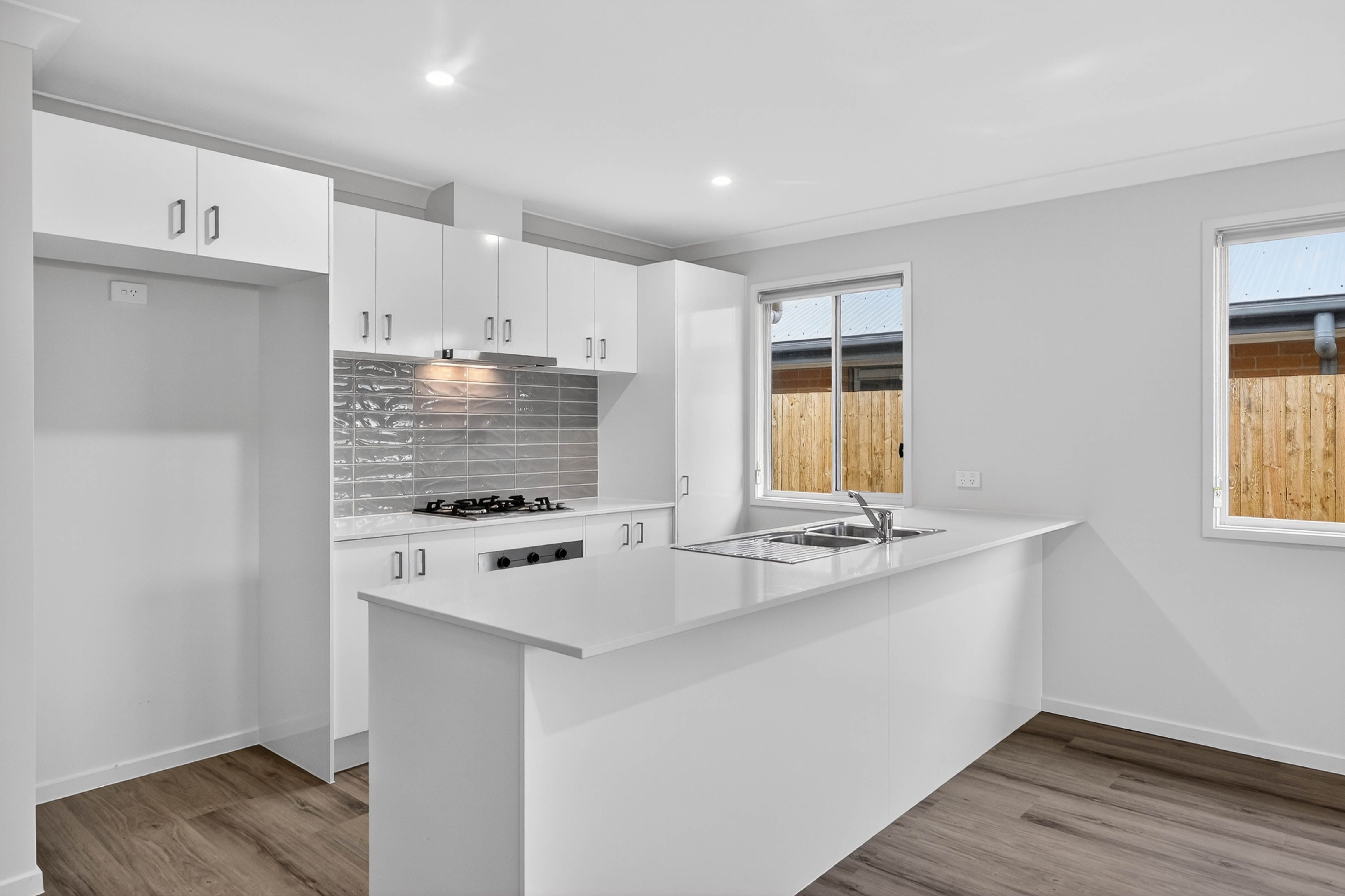 92 Marsdenia Drive, White Rock, QLD 4306