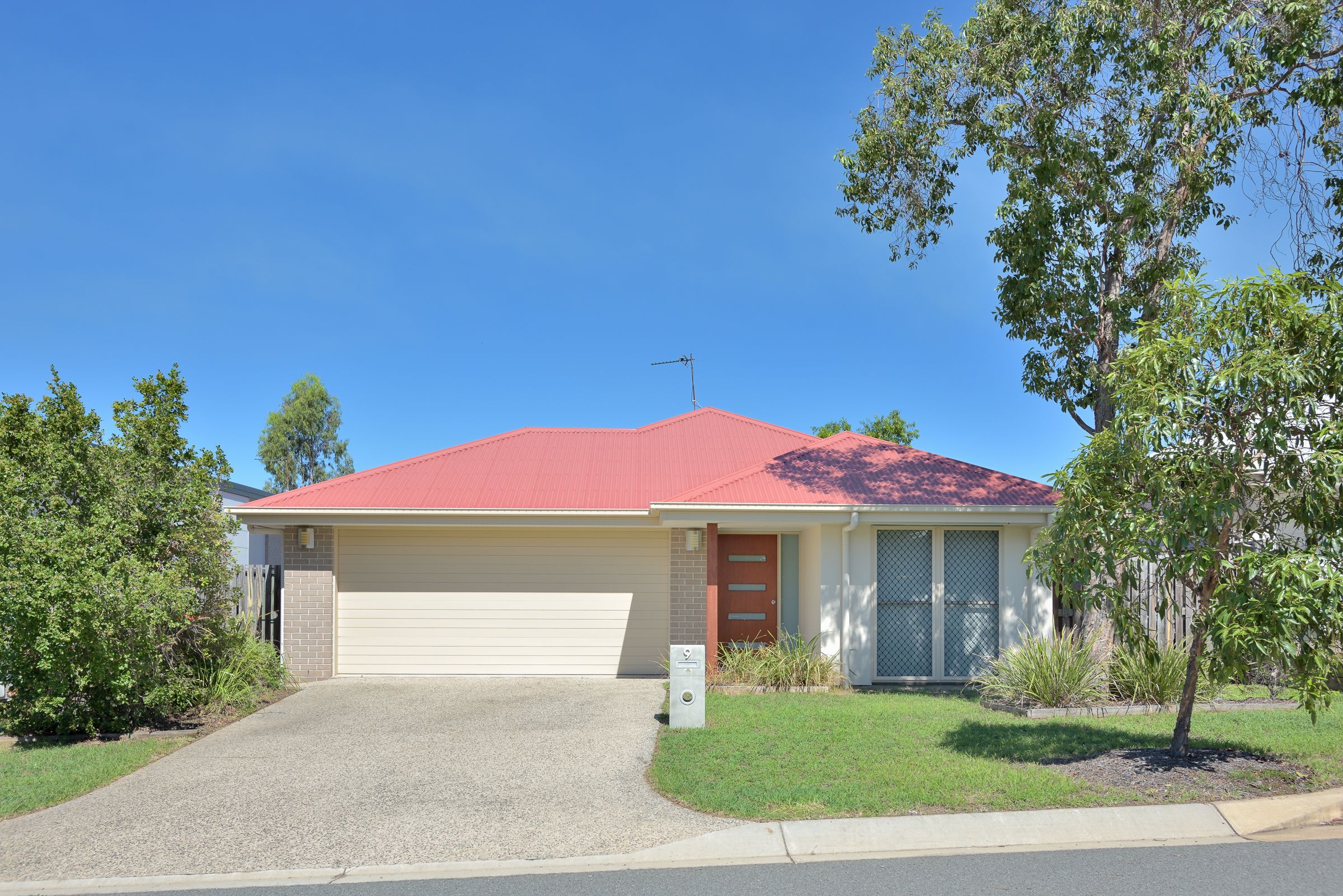 9 Valhalla Street, Clinton QLD 4680