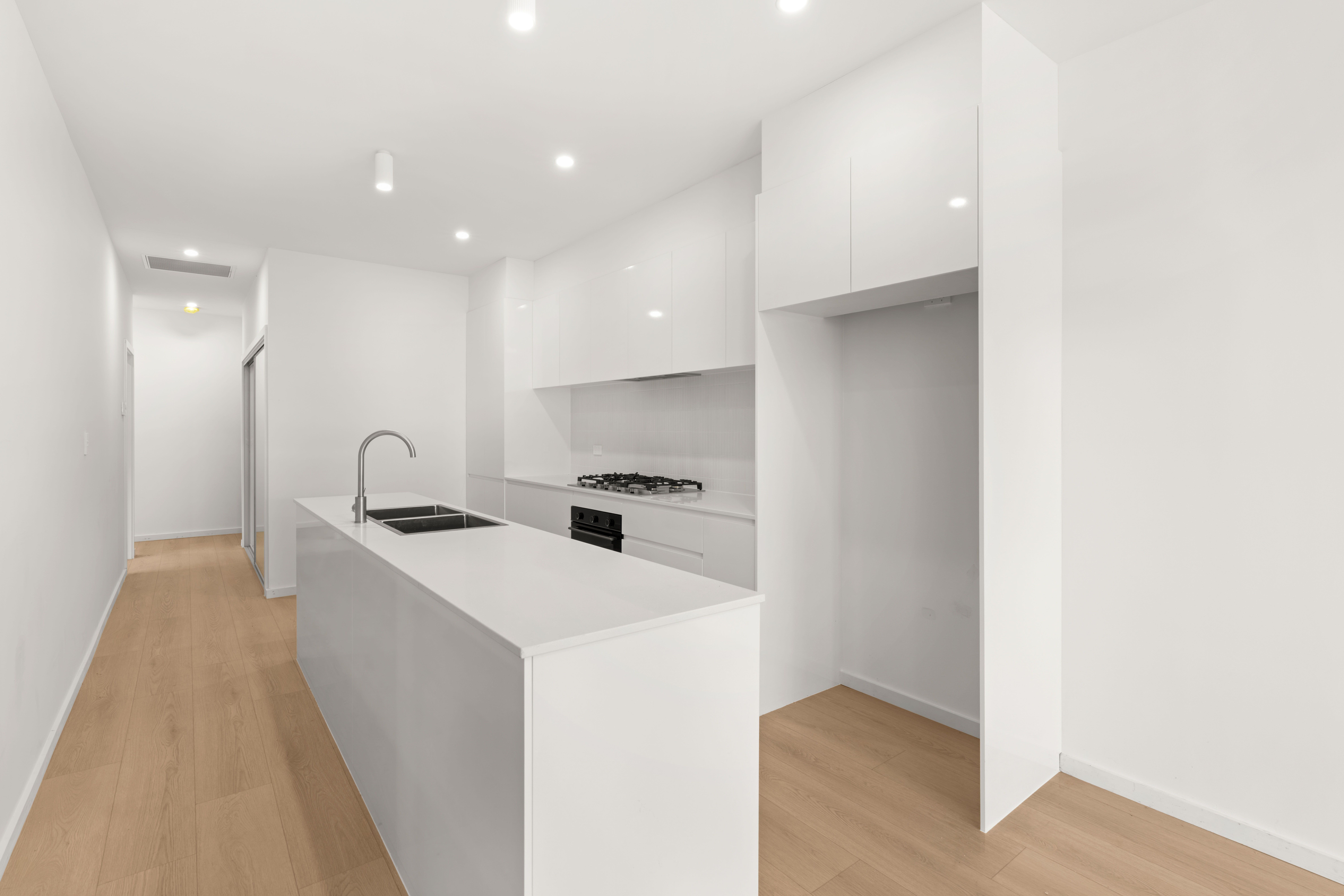 90A Taylors Lane — photo 3 of 12