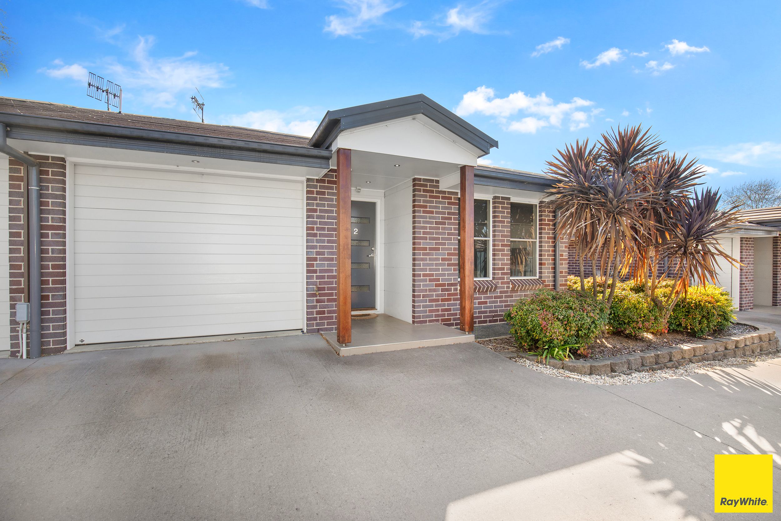 2/8 Power Place — photo from Ray White Armidale