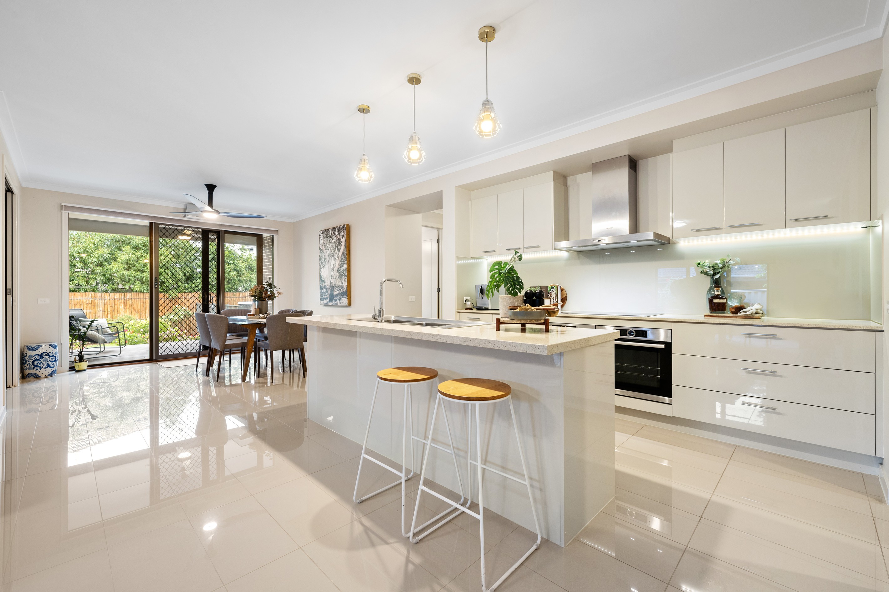 18 Kooringa Crescent, Wheelers Hill, VIC 3150