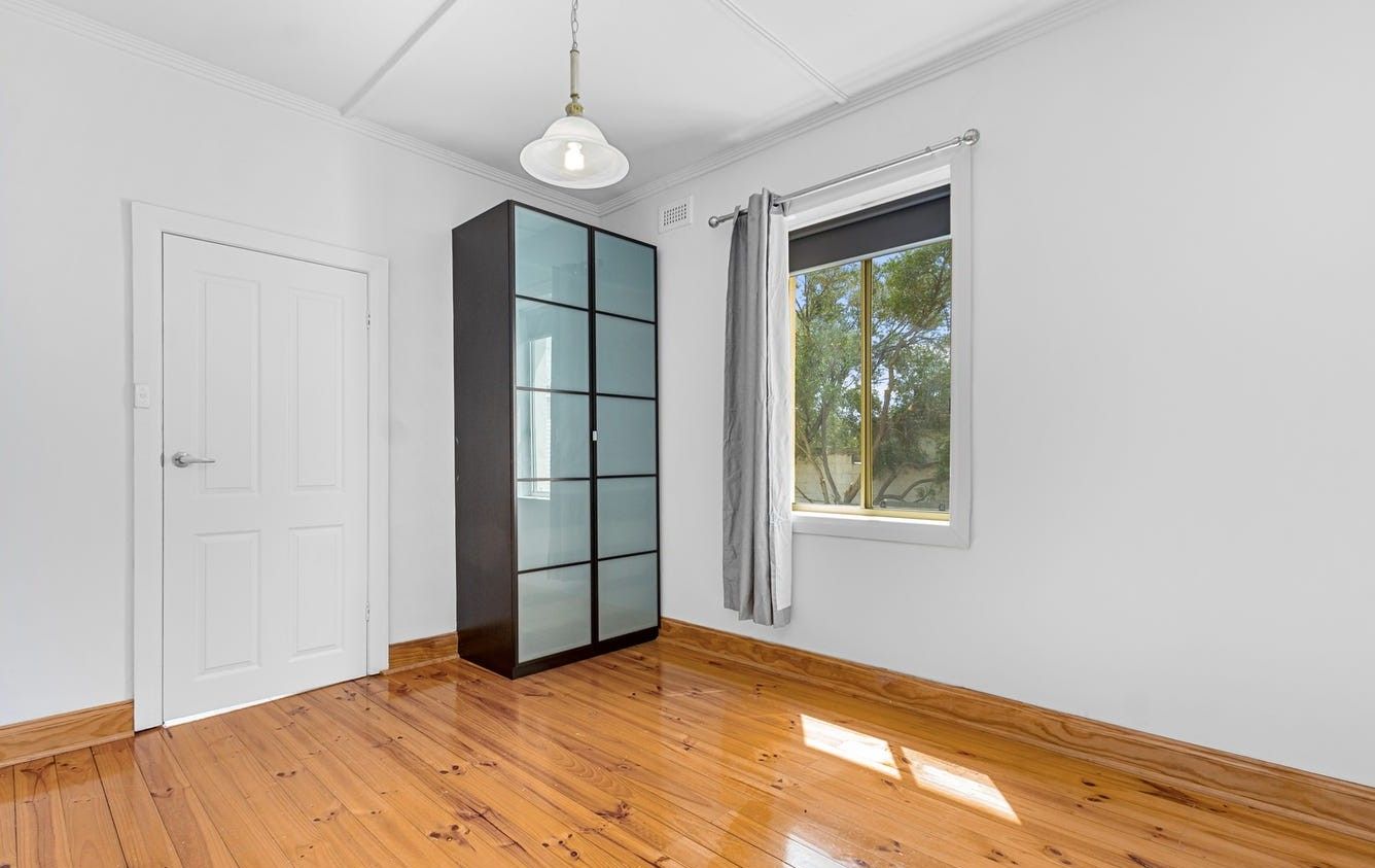 57 Lyndoch Road — photo 12 of 14