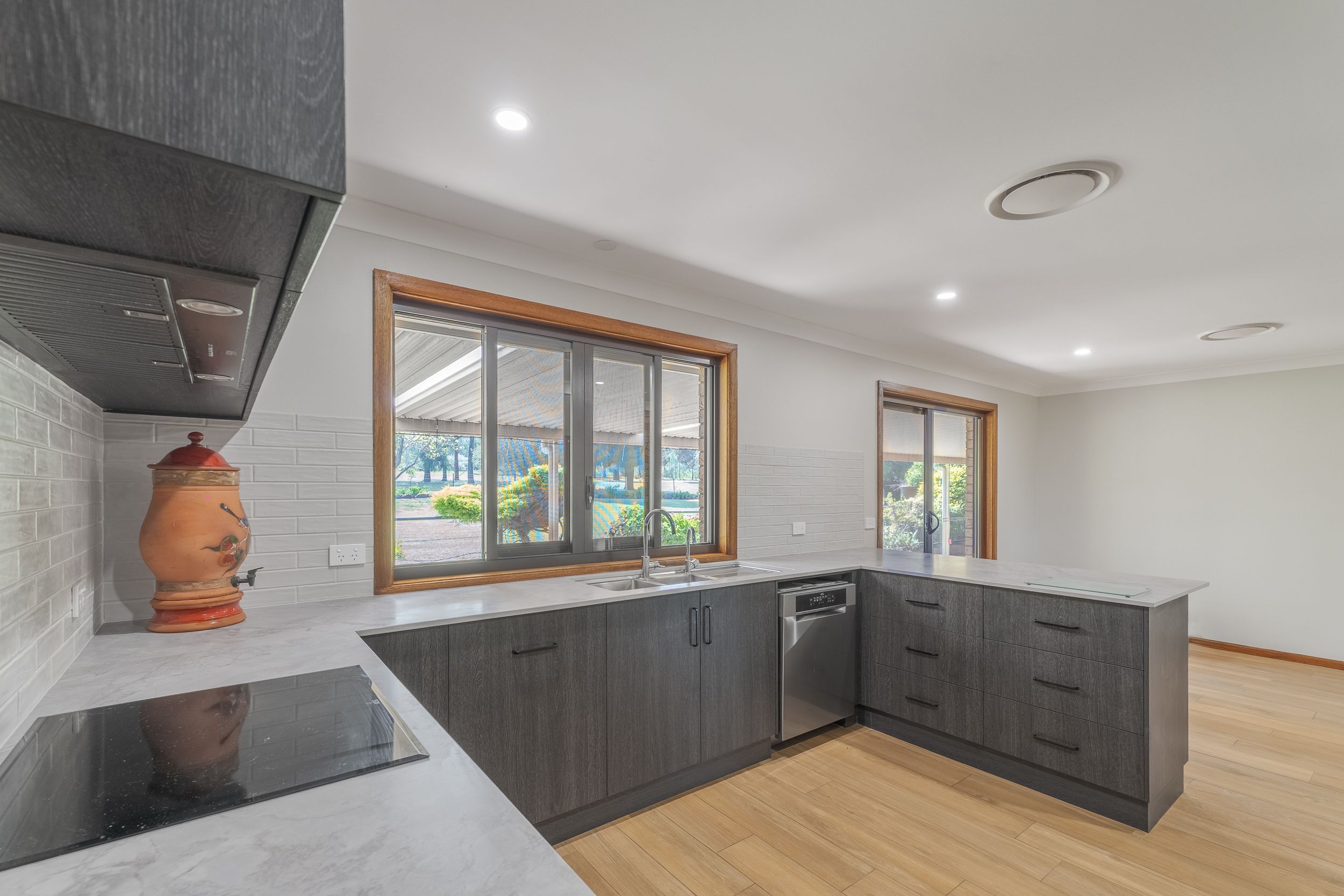 36R Peak Hill Road — photo 6 of 20