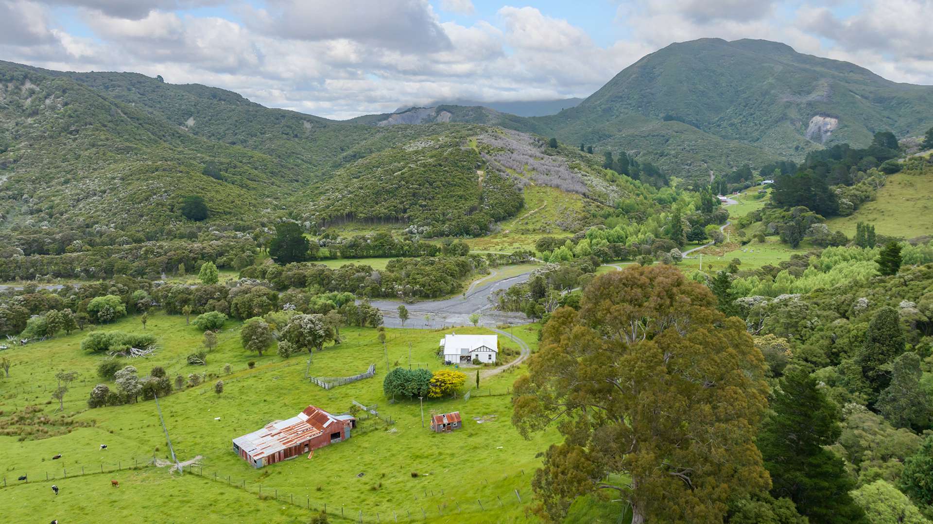 418 Kaiwaka Road photo 0