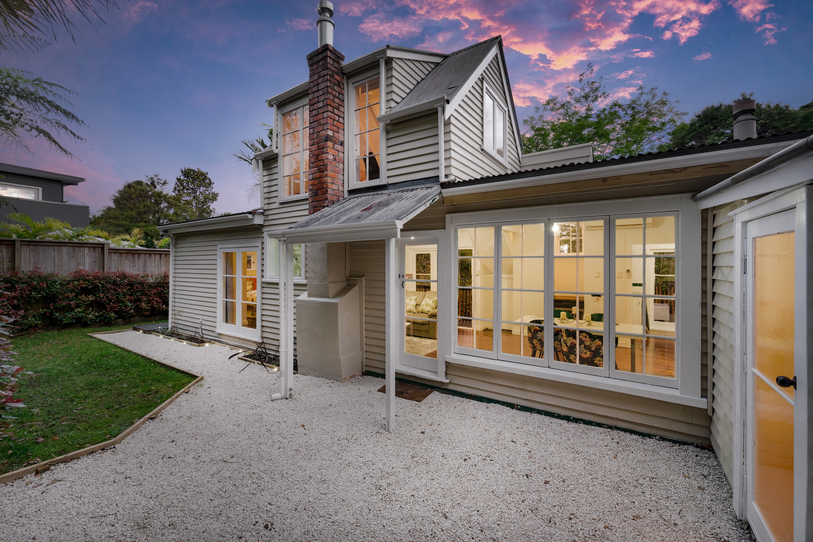 34 Takahe Road, Titirangi, Waitakere City