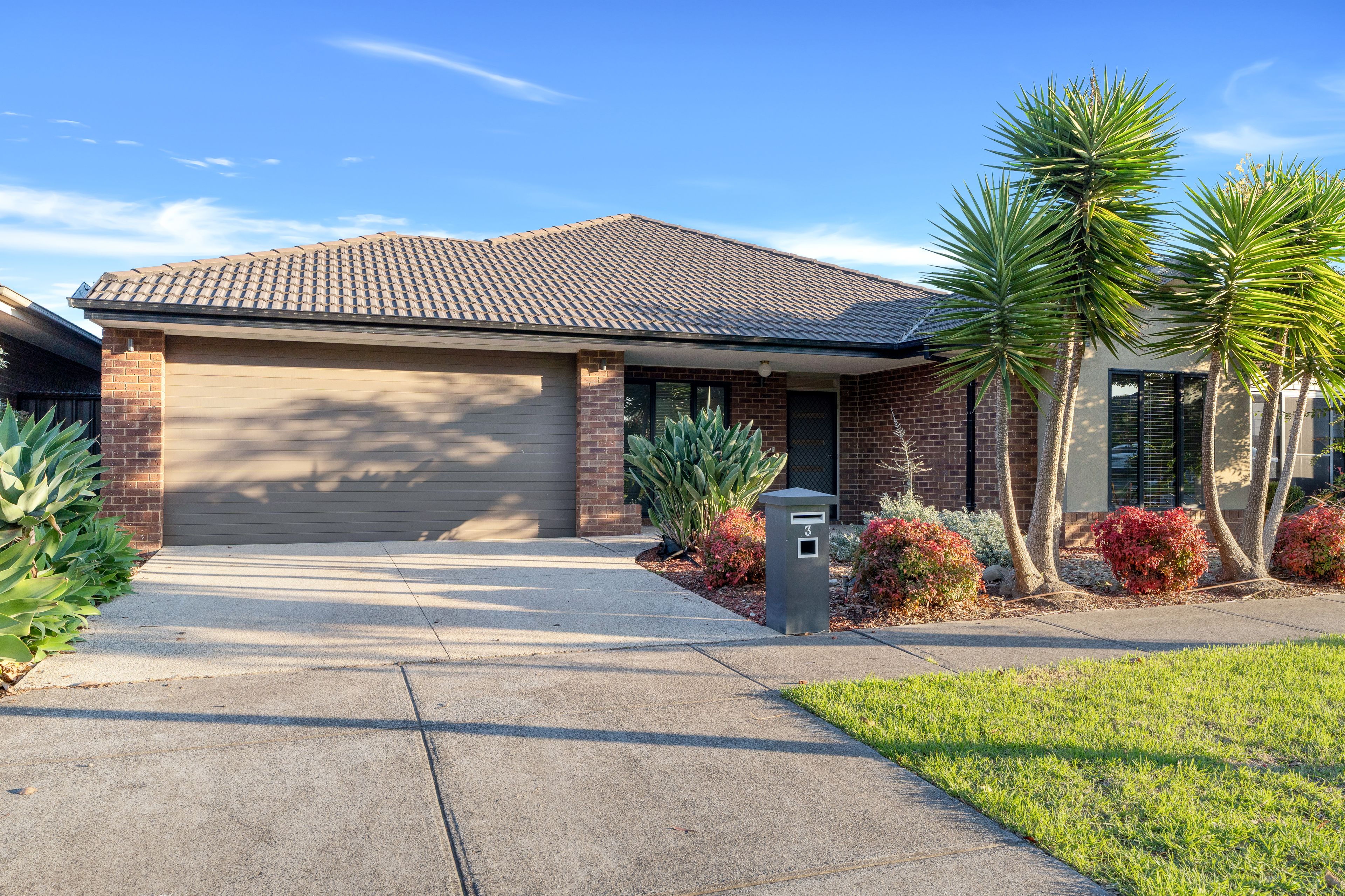 3 Basingstoke Retreat — photo from Ray White Craigieburn