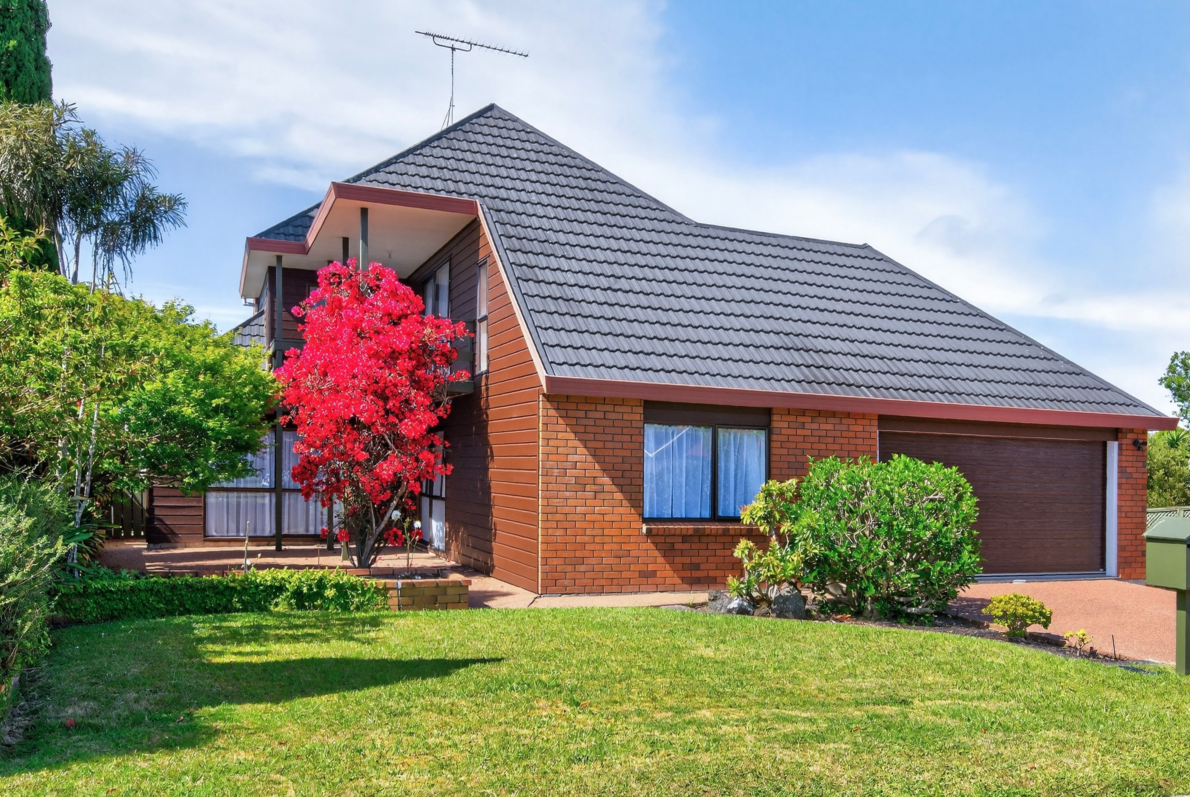 14 Channing Crescent, Botany Downs, Manukau City