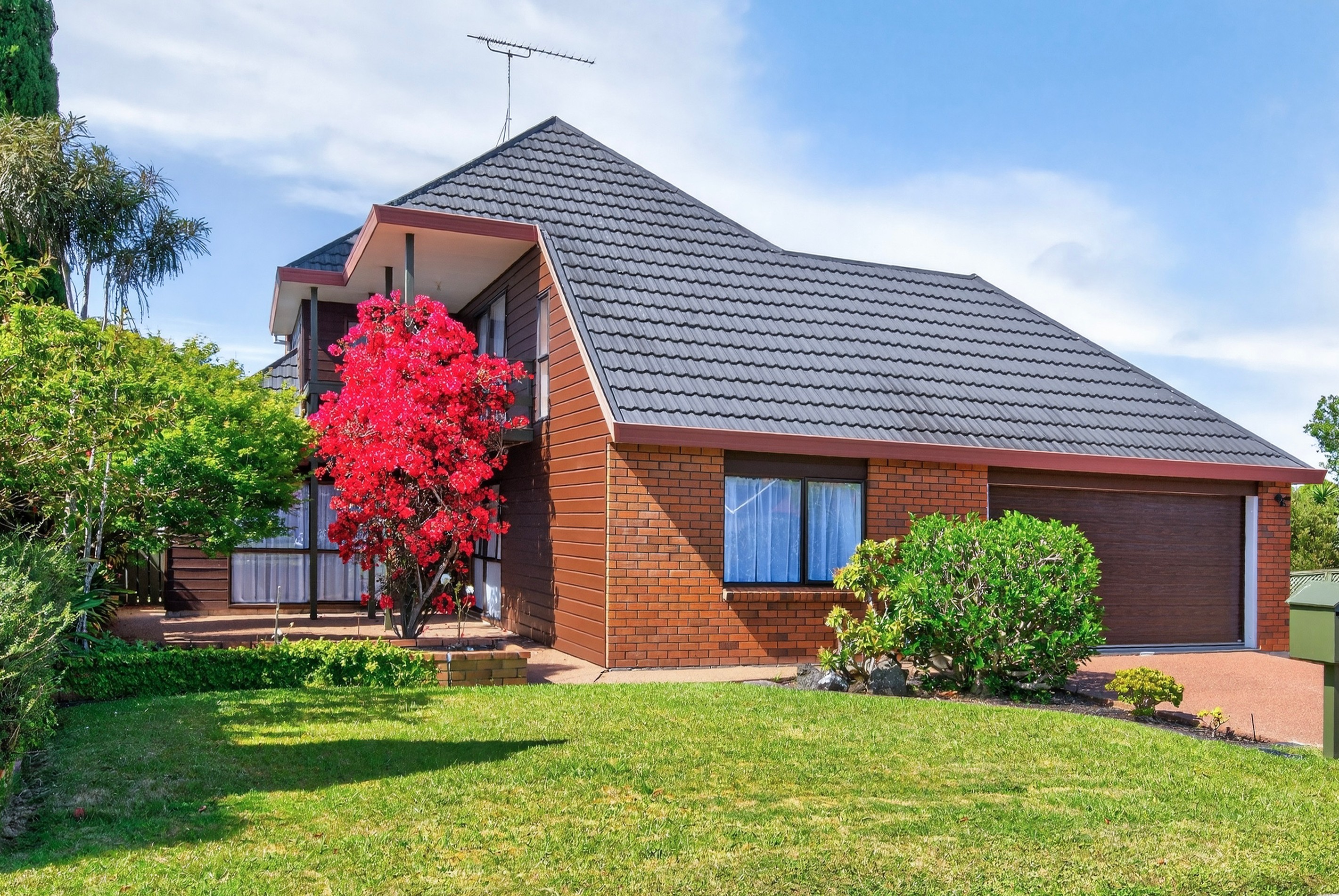 14 Channing Crescent, Botany Downs, Manukau City