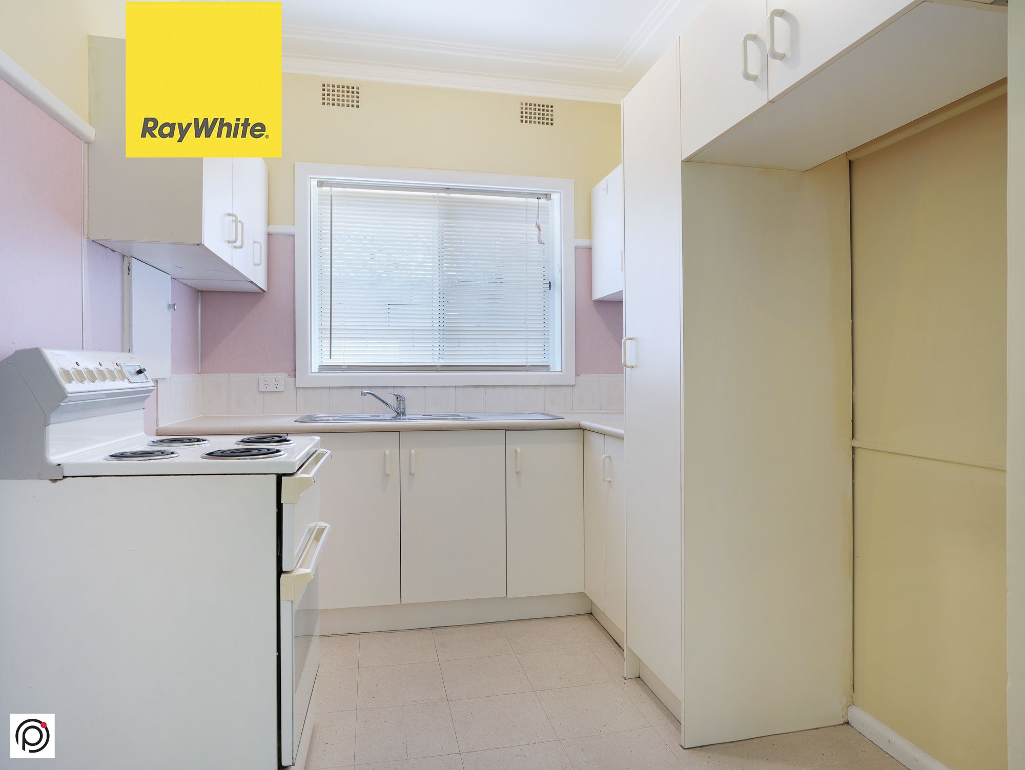 2/68 First Avenue North, Warrawong, NSW 2502