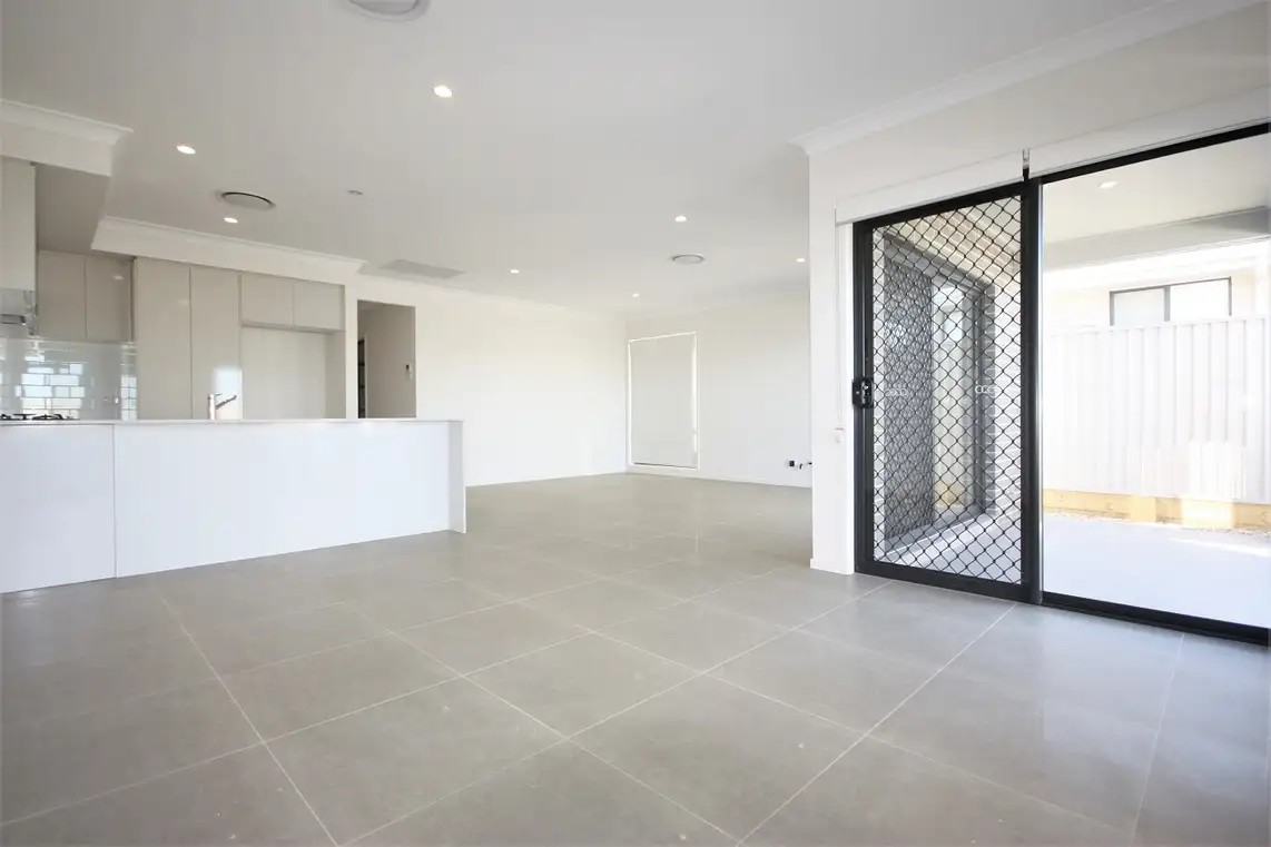 27 Battam Road, Gregory Hills, NSW 2557