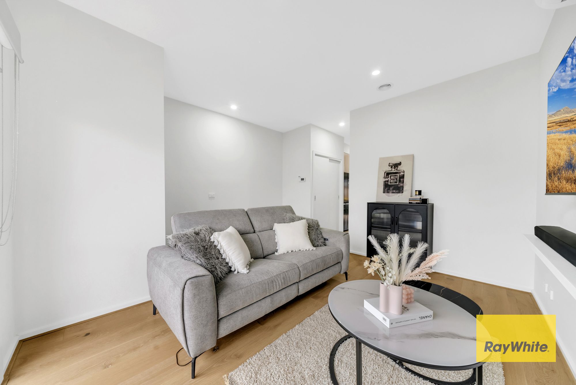 50 Hawkesbury Drive — photo 3 of 12