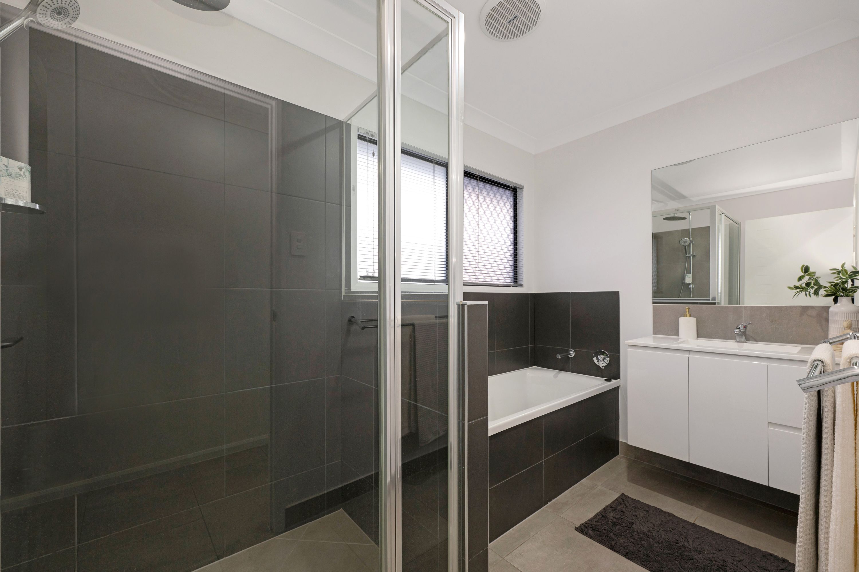 61 Leggett Crescent — photo 7 of 19