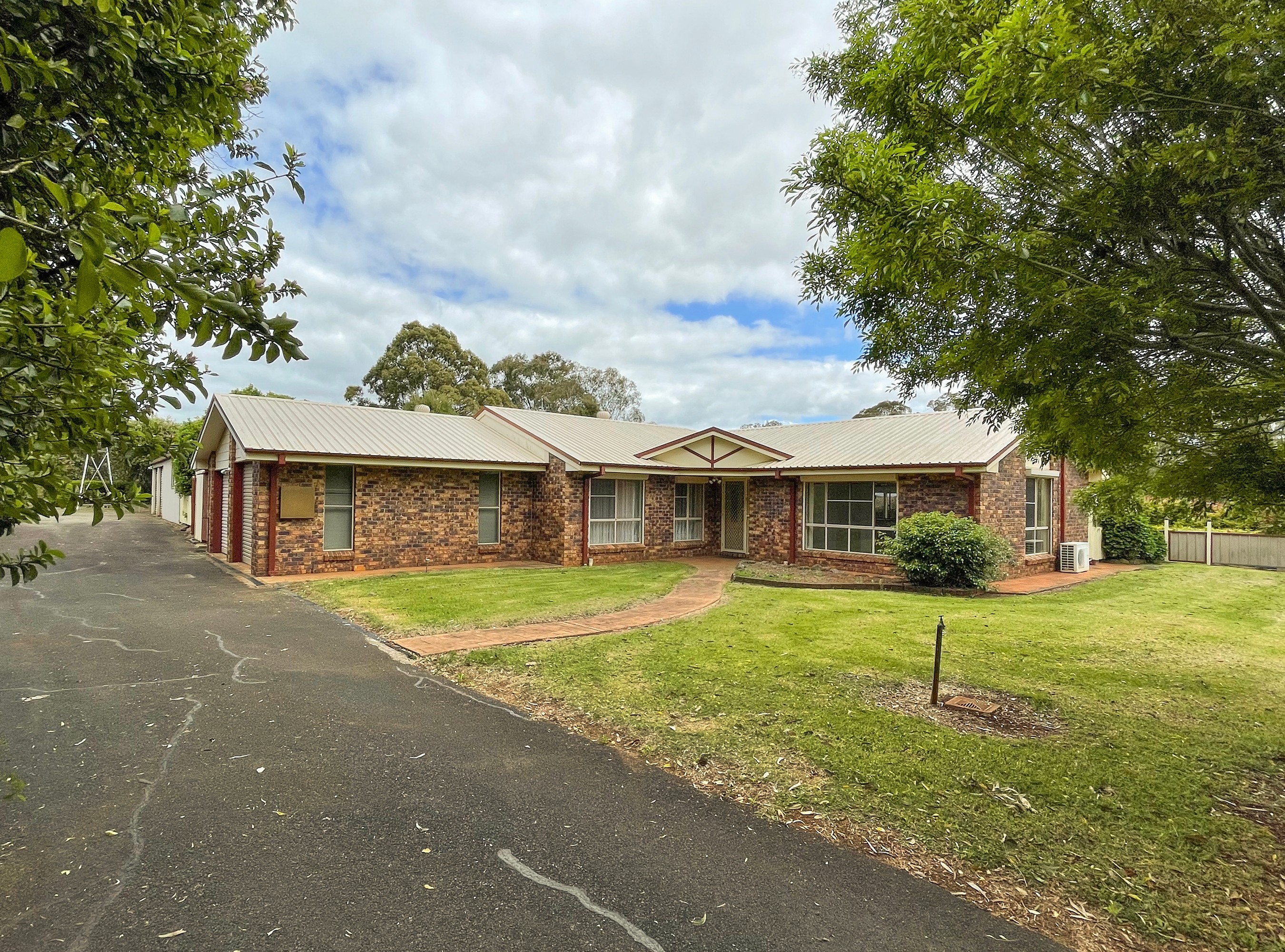 8 Melric Court, Geham, QLD 4352
