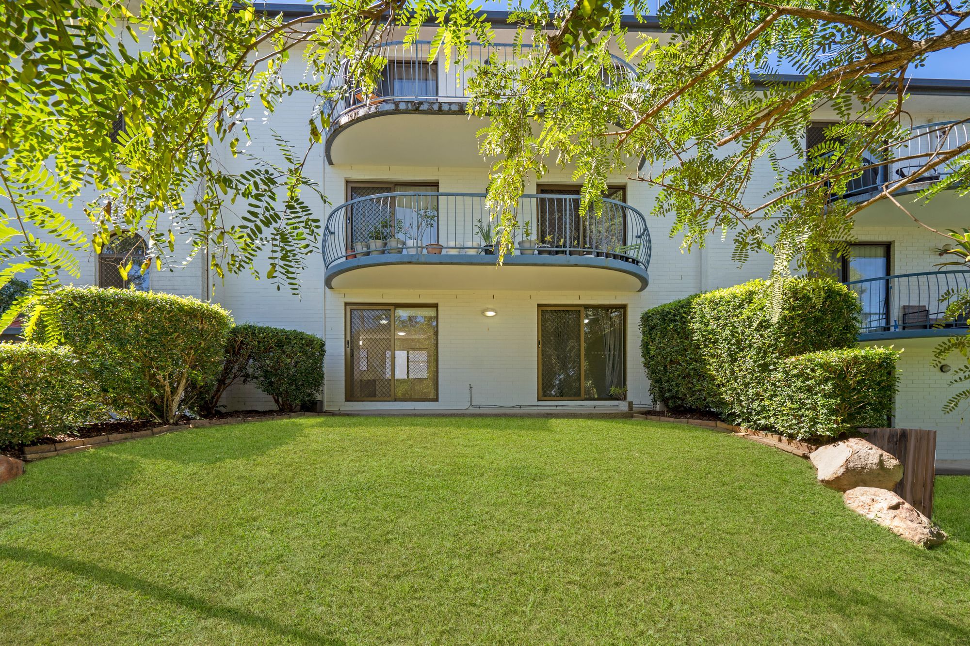 43/169 John Paul Drive — photo 9 of 12