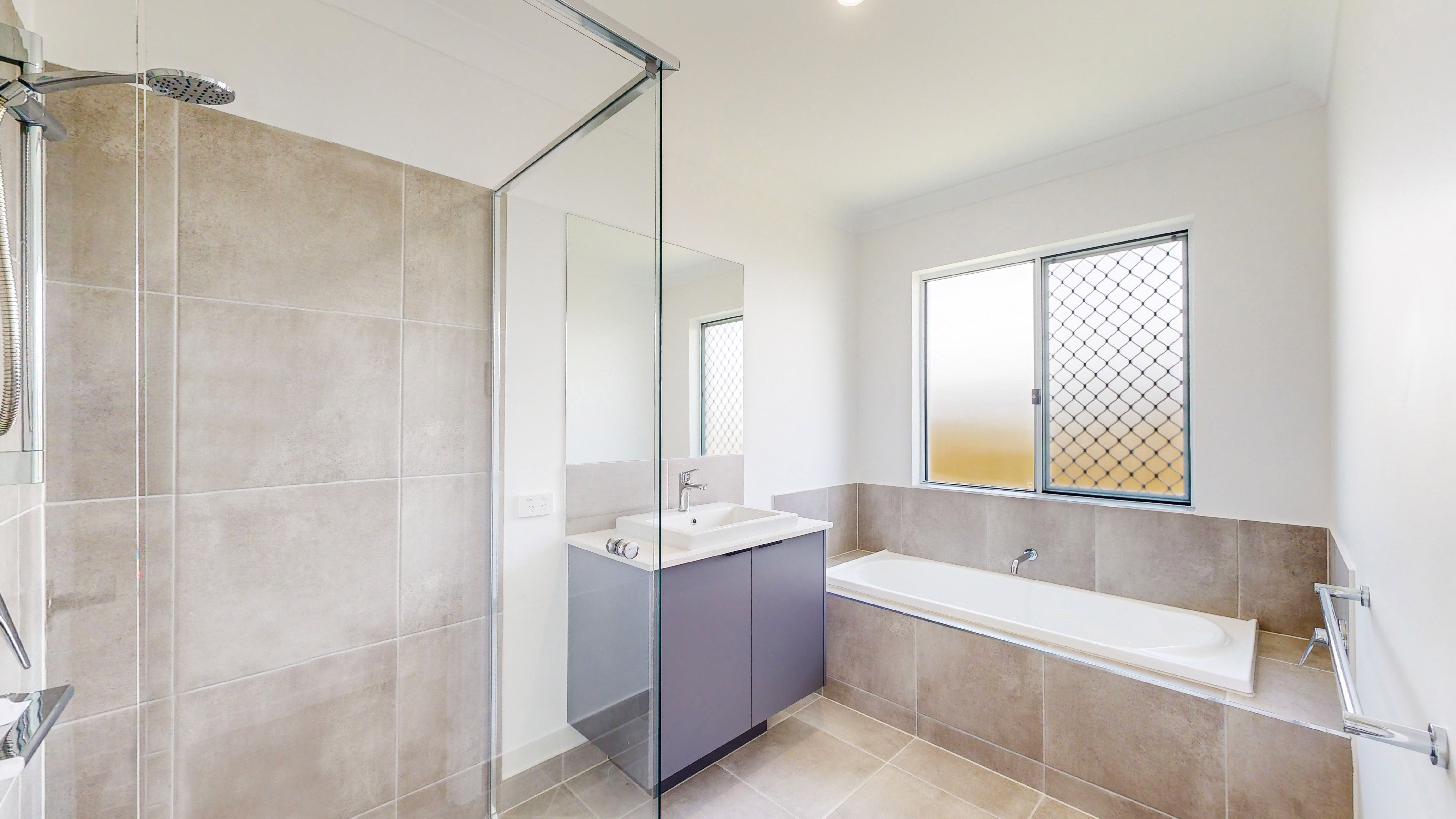 33 Vasa Street — photo 9 of 10