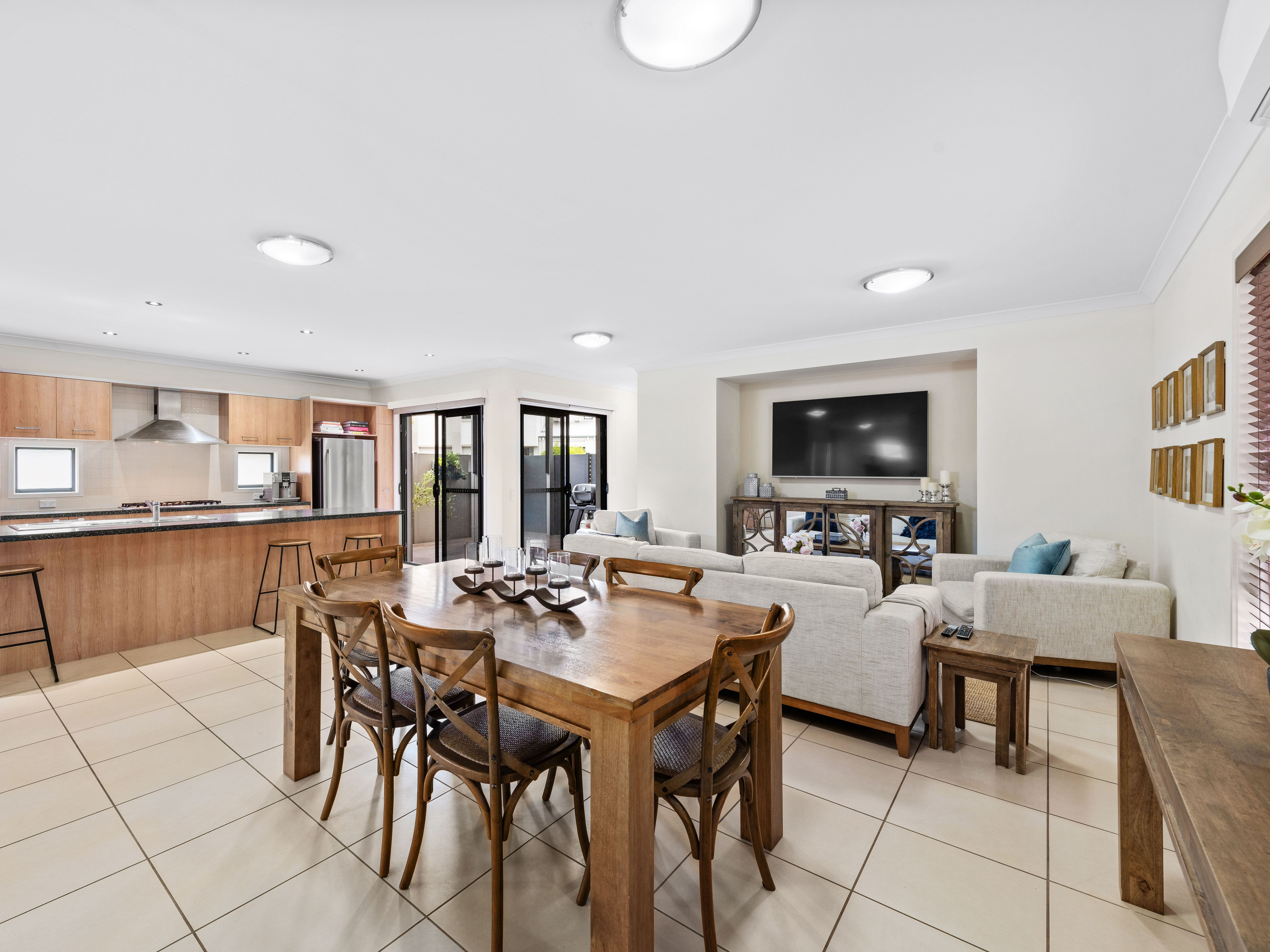 16/1 Celestial Court, Carina, QLD 4152
