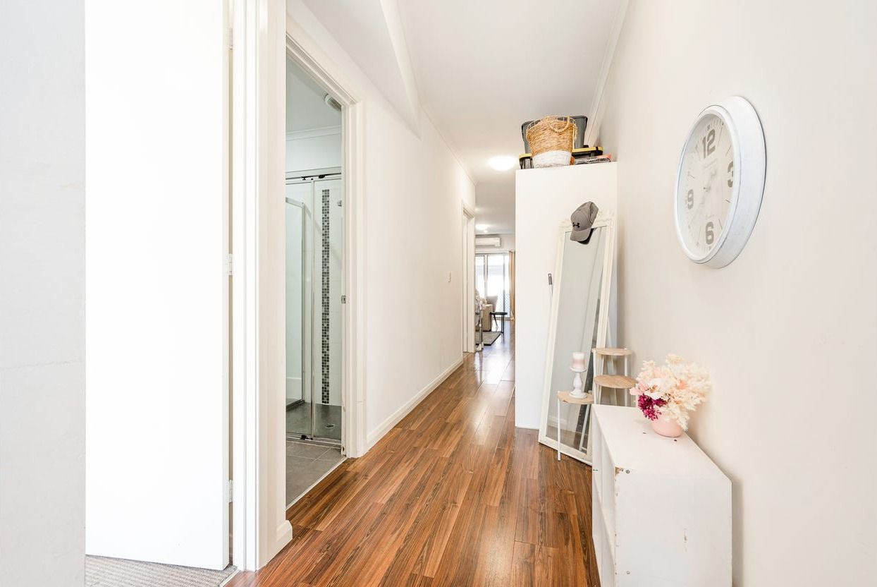9 Northcote Walk — photo 8 of 9