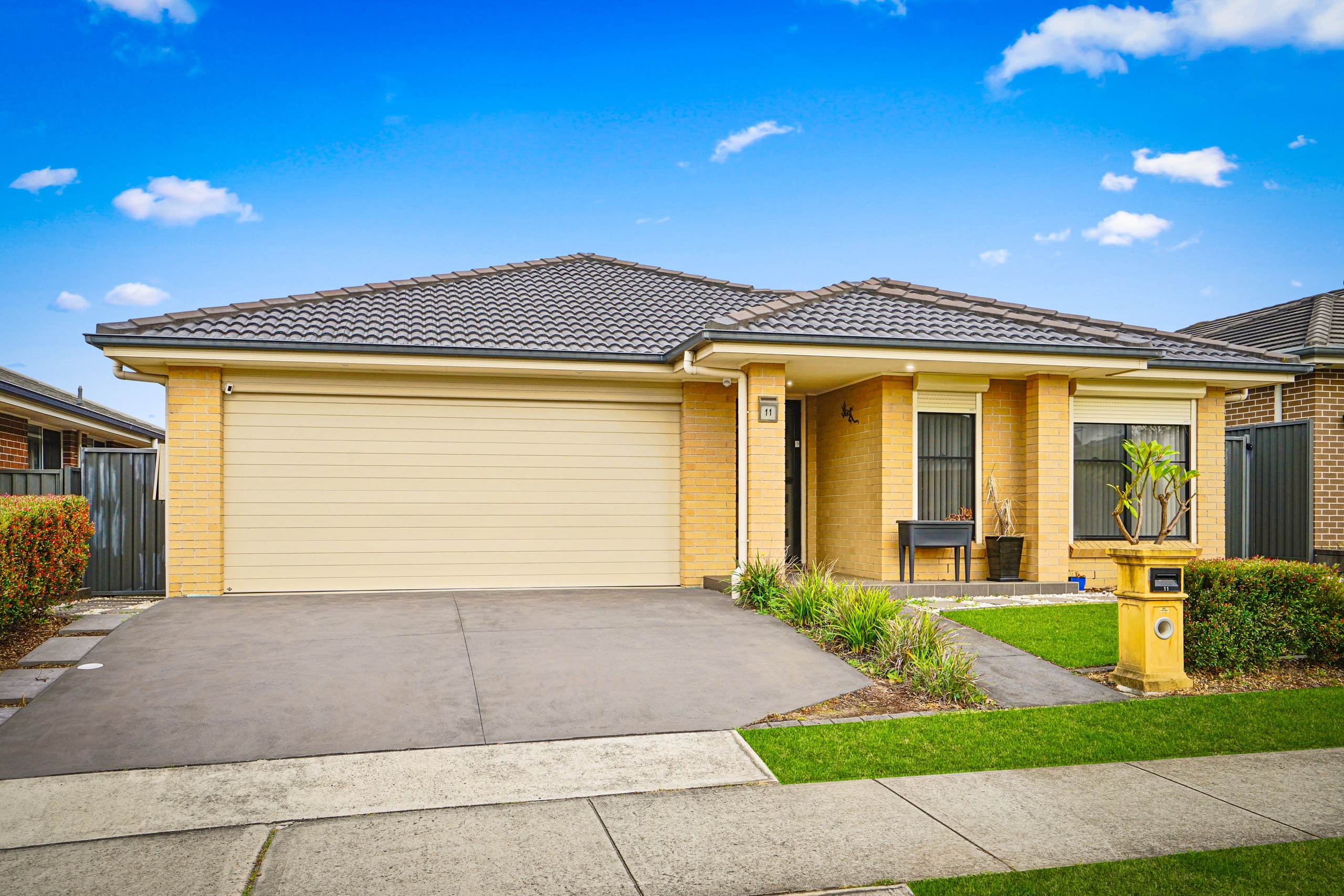 11 Sinclair Parade, JORDAN SPRINGS, NSW 2747