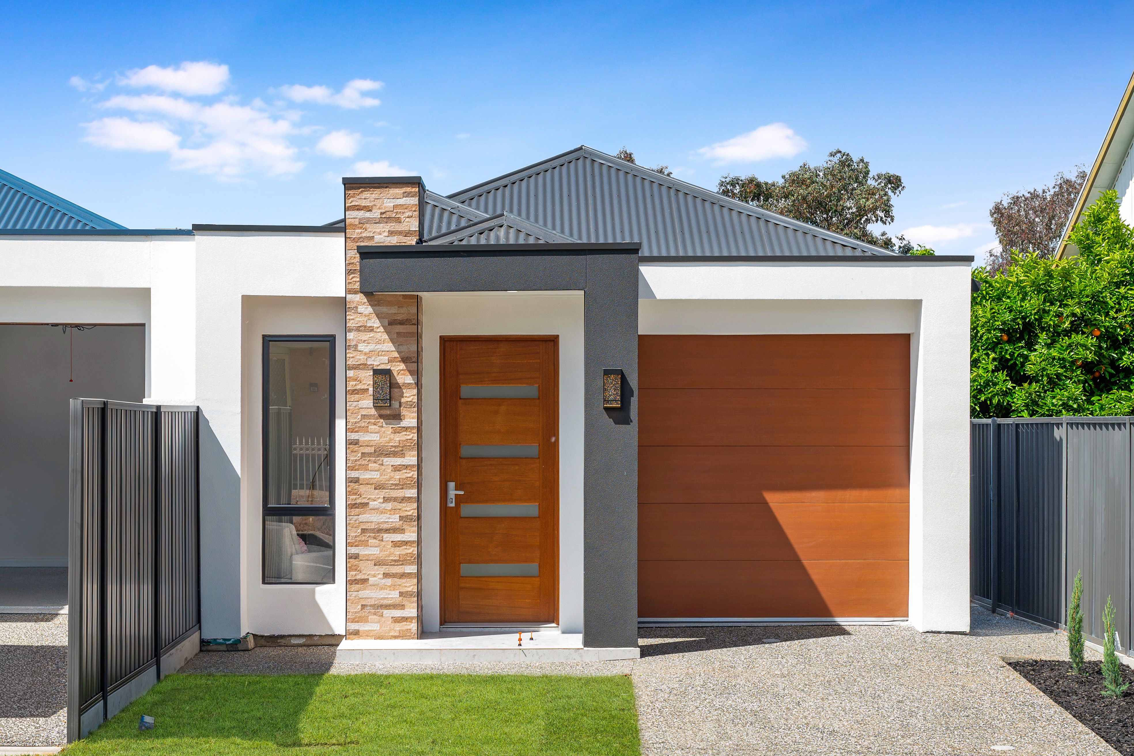 25A Lorraine Avenue, Para Vista, SA 5093
