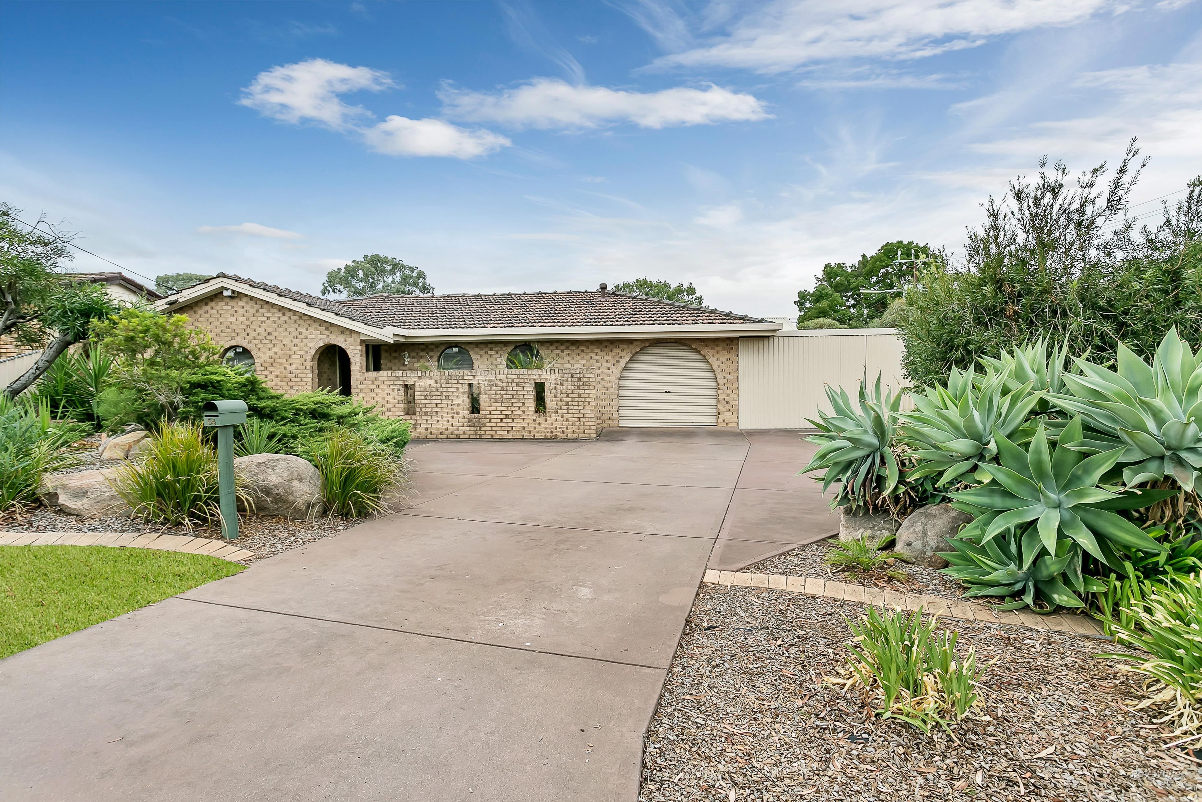 54 Brougham Drive, Valley View SA 5093