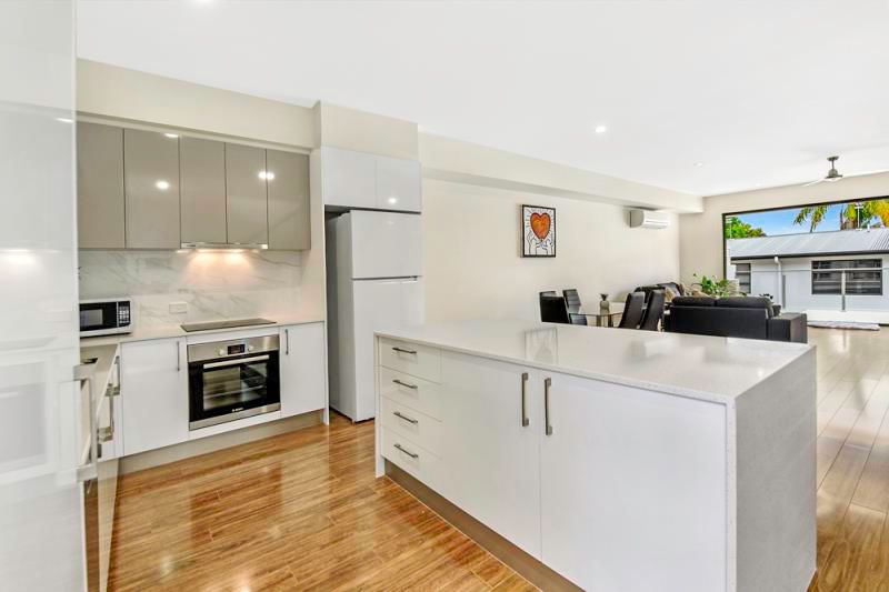 2/126 Eugaree Street, Southport, QLD 4215