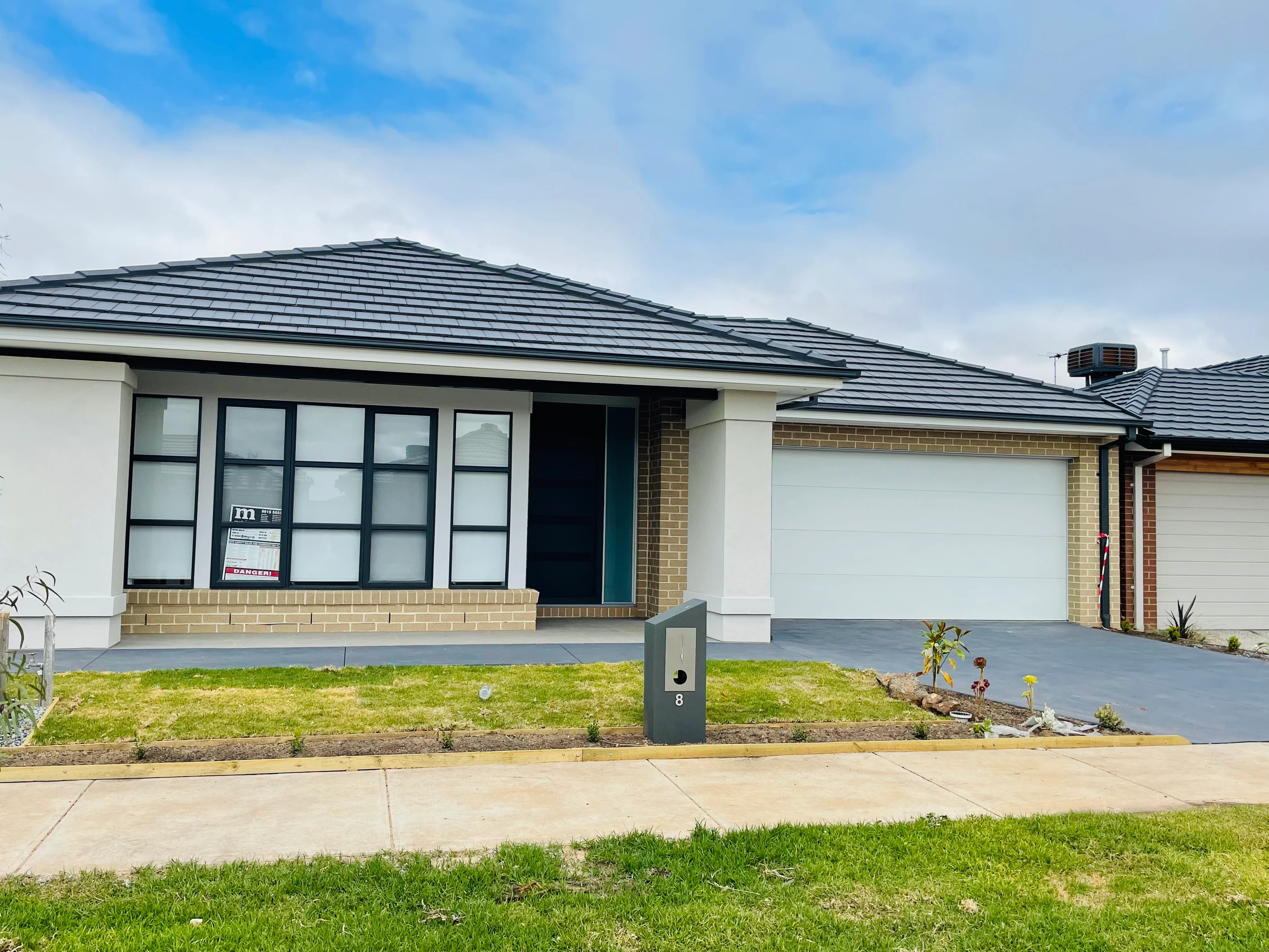 8 Nuttall Street, Mambourin, VIC 3024