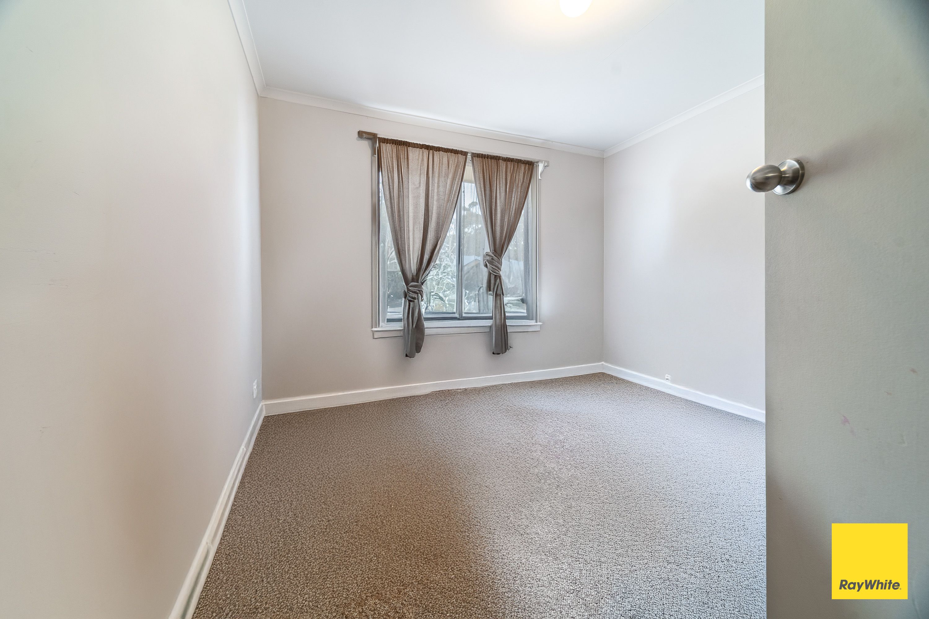 1/32 Helm Street — photo 5 of 7