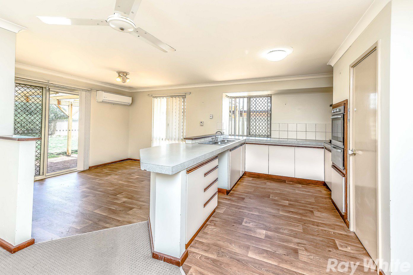 17 Mugana Crescent, Waggrakine, WA 6530