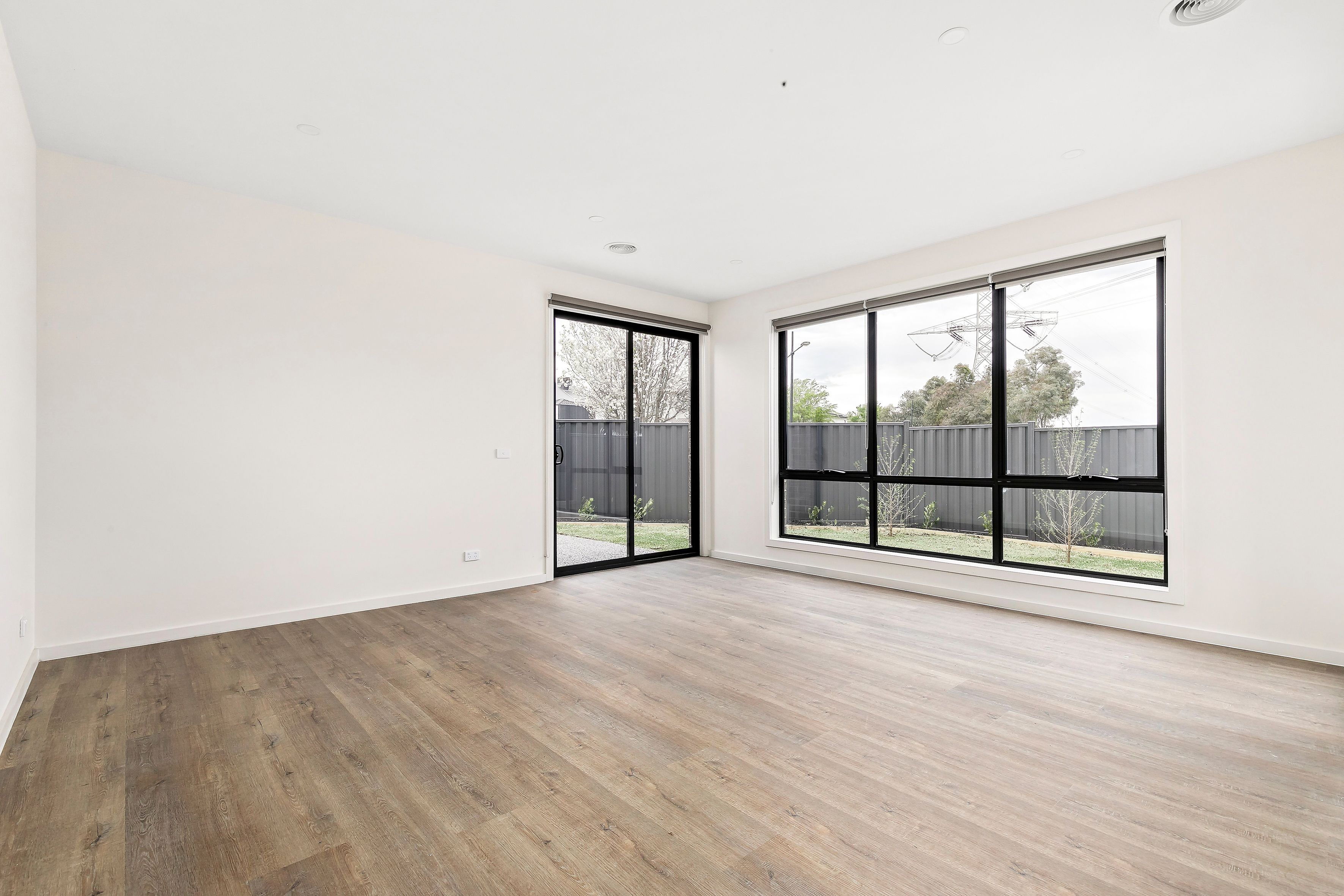 31 Everglade Crescent — photo 6 of 16