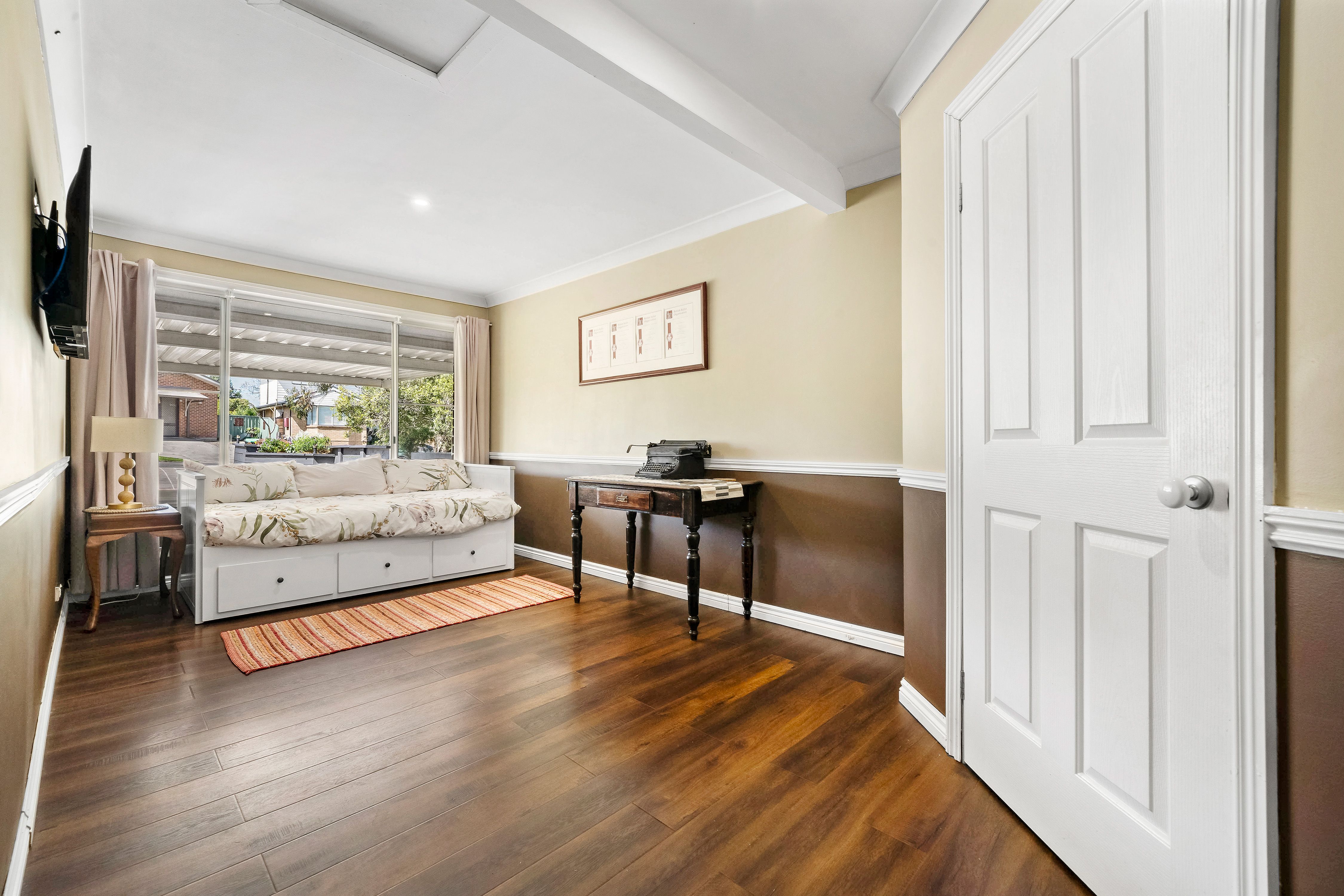 36 Hume Crescent — photo 11 of 23