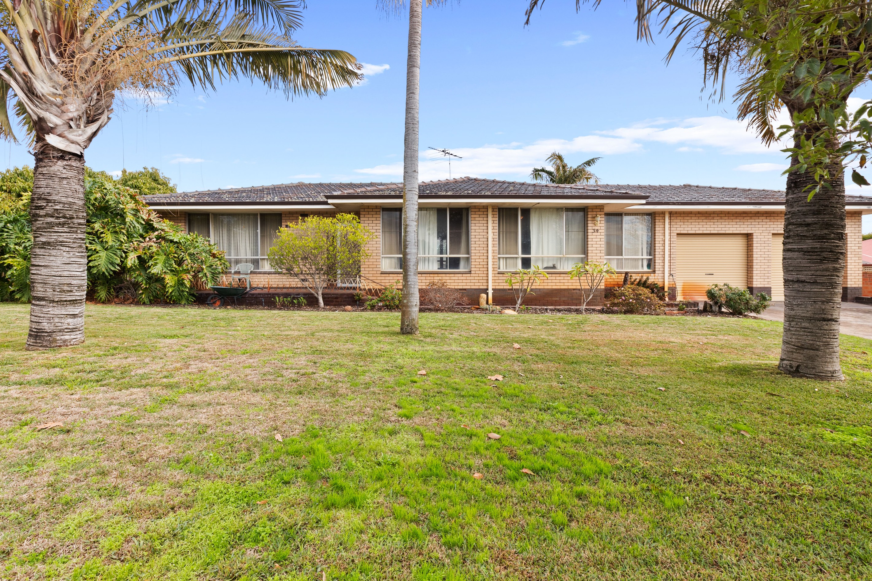 34 Evandale Road, Darch, WA 6065