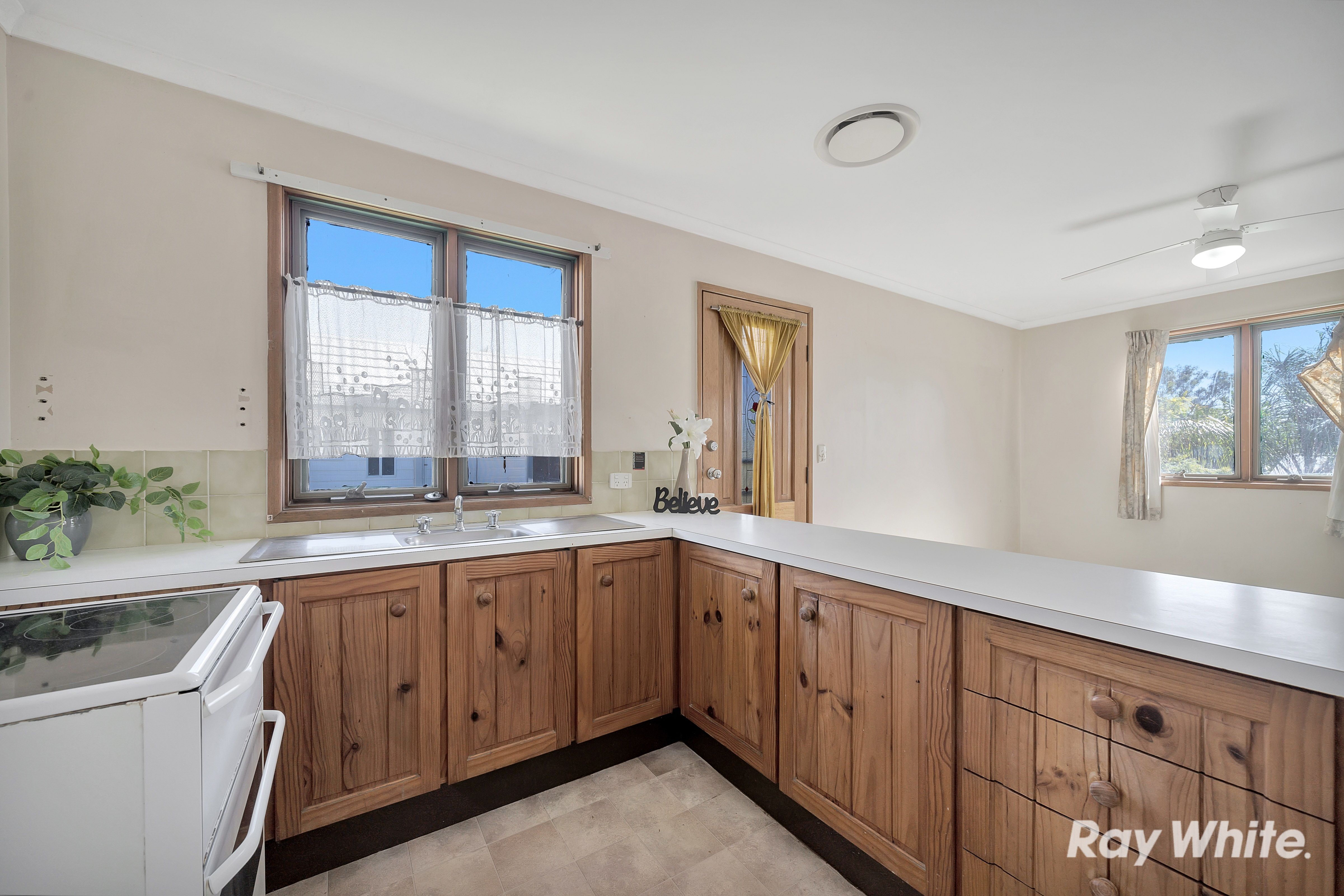 4 Silky Oak Crescent, Stapylton, QLD 4207
