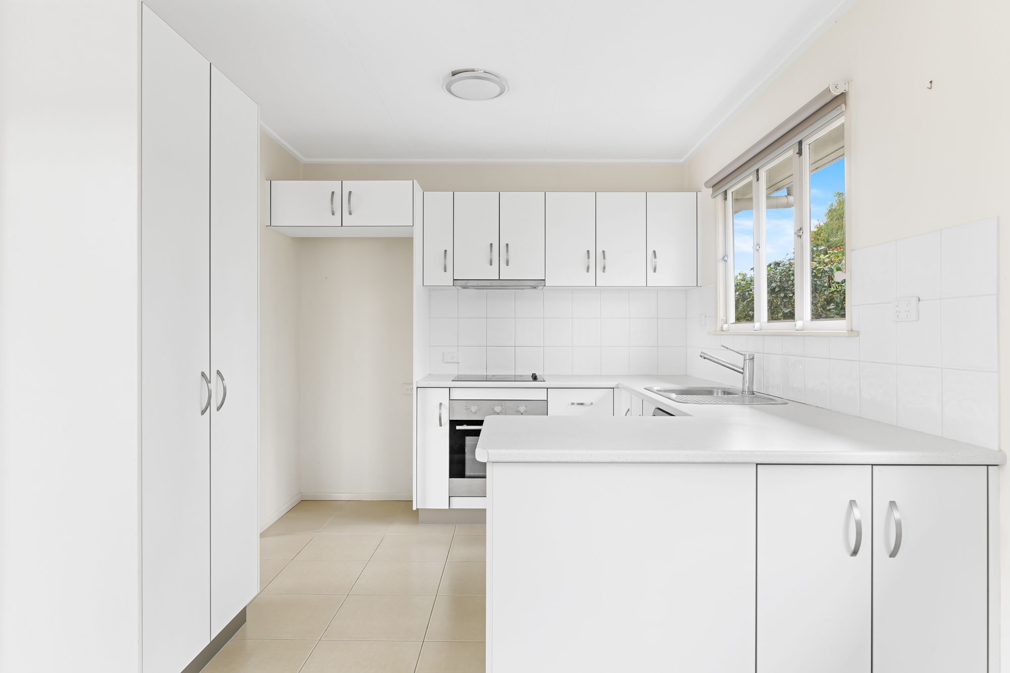 17 Burchell Street, Carina, QLD 4152