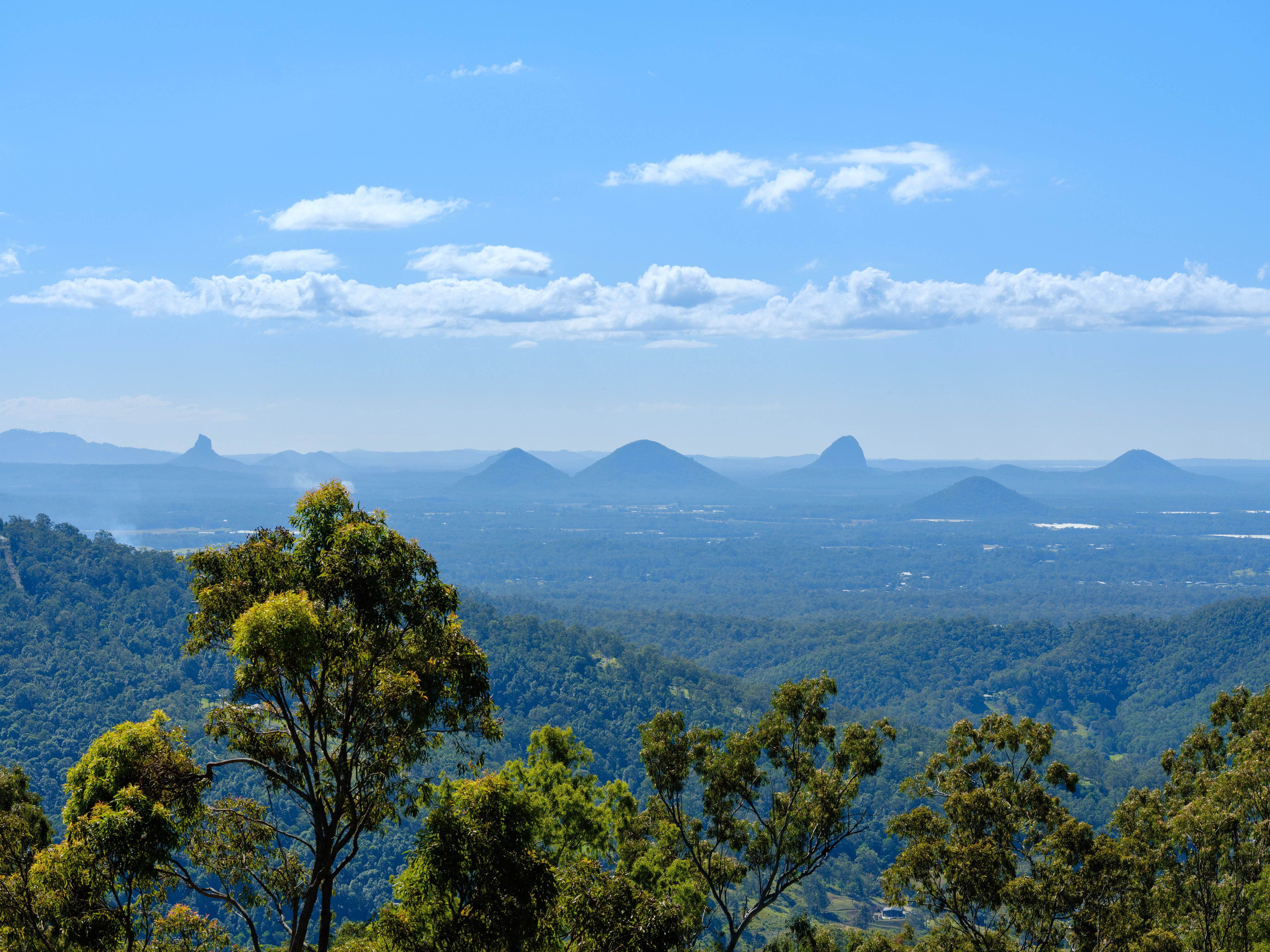 Architectural Masterpiece with Panoramic Glasshouse Mountain Views — photo 9 of 28