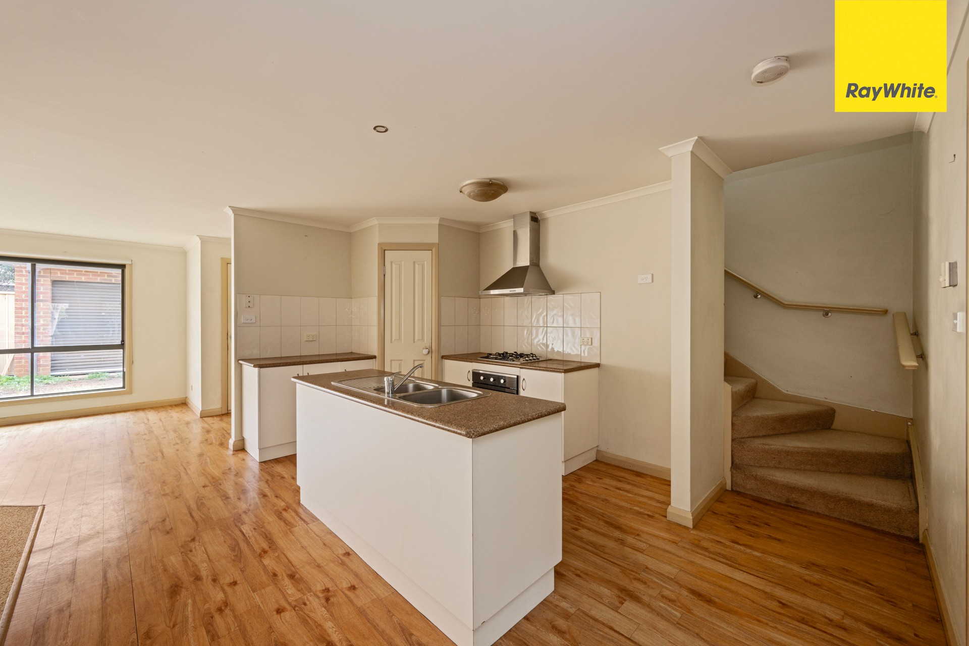 3/4 Euroa Walk, Kurunjang, VIC 3337